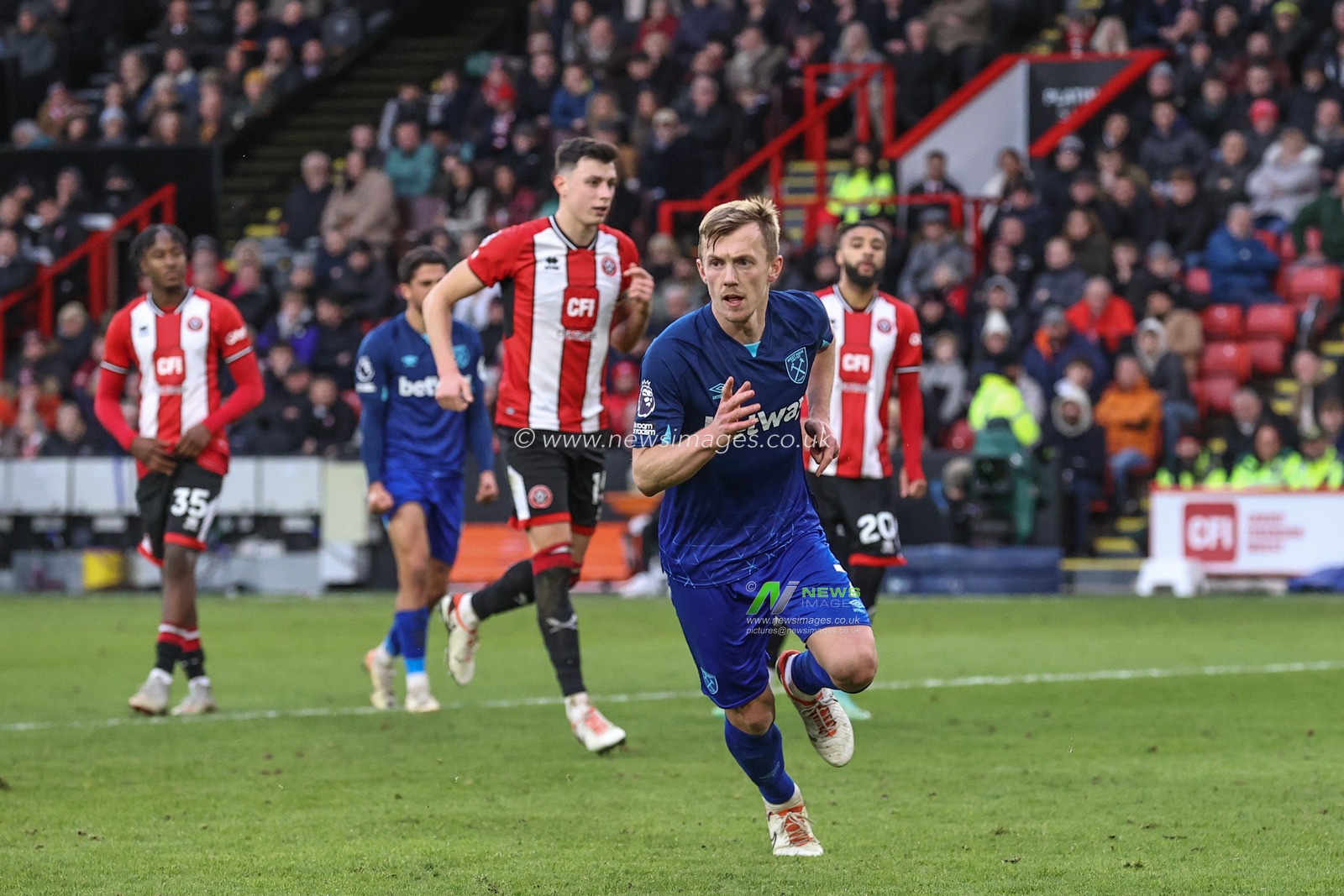 James Ward-Prowse of West Ham United celebrates his goal to make it 1-2 during the Premier League match Sheffield United vs West Ham United at Bramall Lane, Sheffield, United Kingdom, 21st January 2024

(Photo by Mark Cosgrove/News Images)