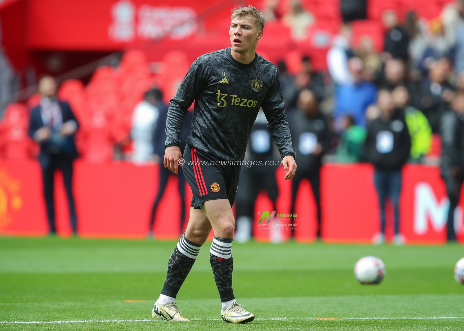 Rasmus HÃ¸jlund of Manchester United warms up ahead of the match, during the Emirates FA Cup Semi-Final match Coventry City vs Manchester United at Wembley Stadium, London, United Kingdom, 21st April 2024

(Photo by Gareth Evans/News Images)