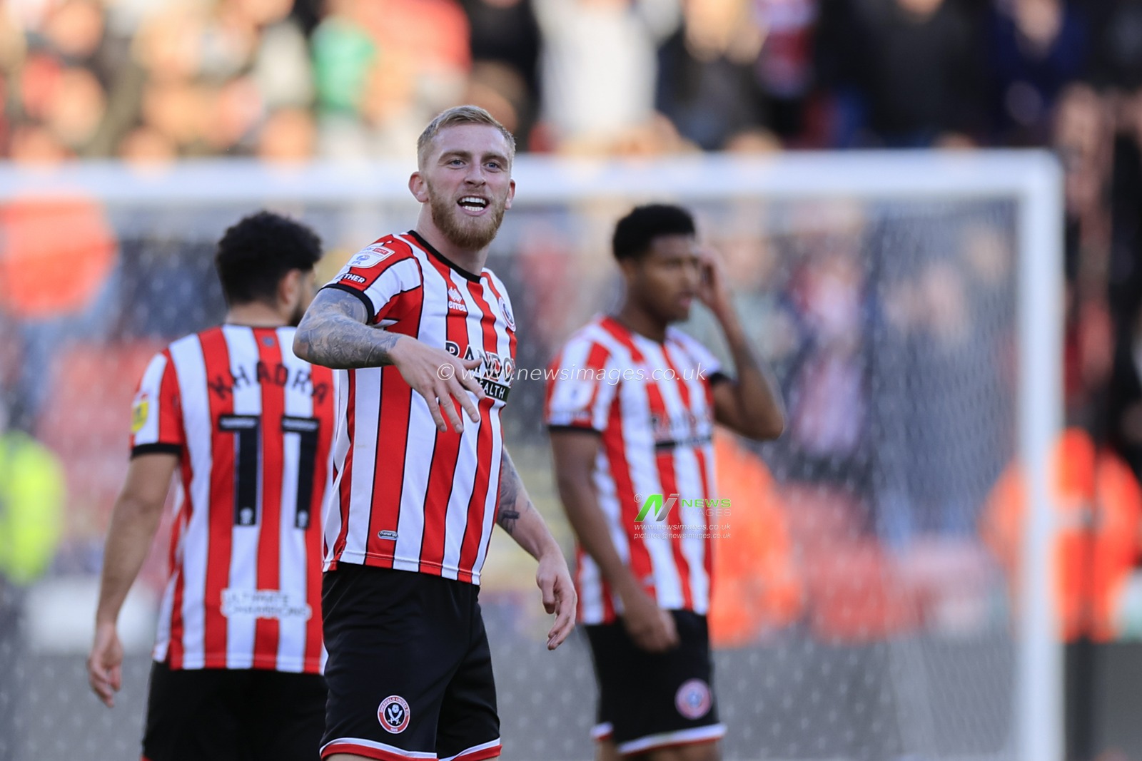 Oliver McBurnie #9 of Sheffield United celebrates the last minute equaliser making it 3-3 during the Sky Bet Championship match Sheffield United vs Blackpool at Bramall Lane, Sheffield, United Kingdom, 15th October 2022

(Photo by Conor Molloy/News Images)