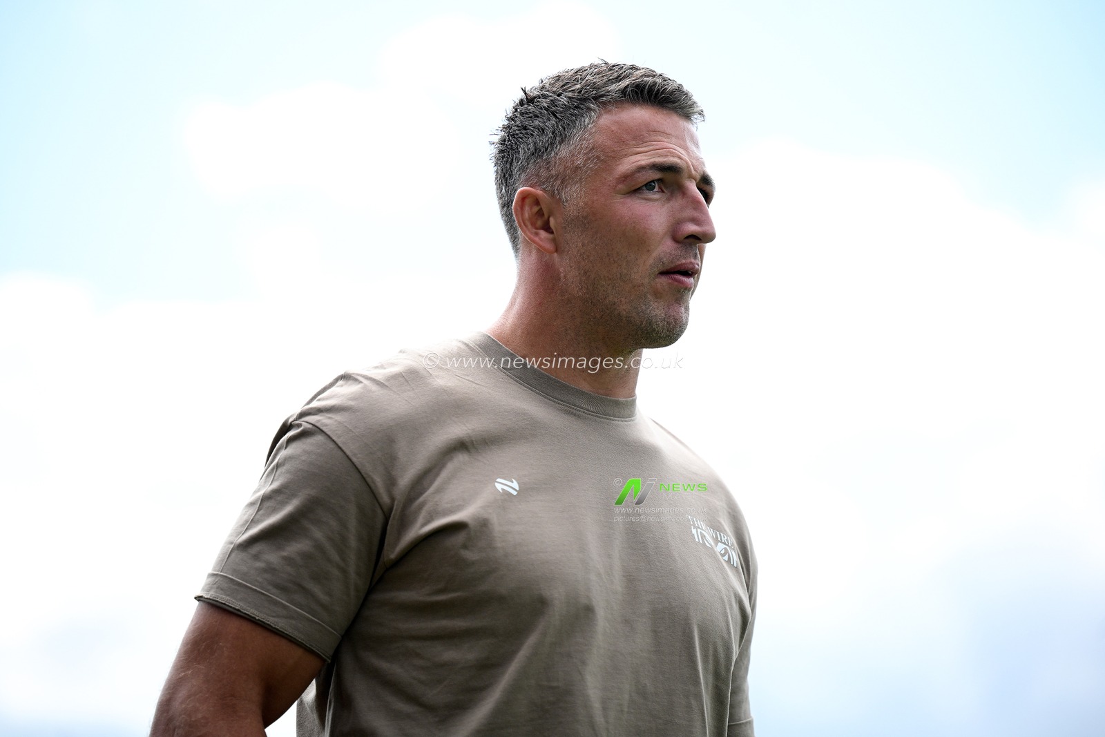 Sam Burgess, Head Coach of Warrington Wolves looks on prior to the Betfred Super League round 21 match Castleford Tigers vs Warrington Wolves at OneBore Stadium, Castleford, Untied Kingdom on 01 August 2026

(Photo by Ben Roberts/News Images)

