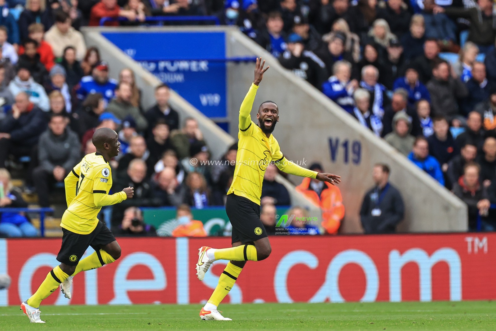 Antonio Rudiger #2 of Chelsea celebrates his goal to make it 0-1