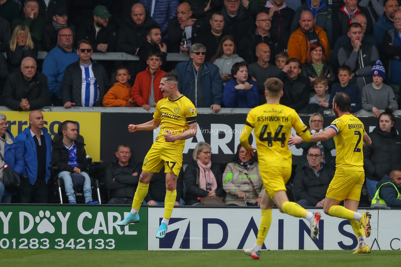 Mark Helm #17 of Burton Albion celebrates his goal to make it 2-1 during the Sky Bet League 1 match Burton Albion vs Sheffield Wednesday at Pirelli Stadium, Burton upon Trent, United Kingdom, 15th April 2023

(Photo by Gareth Evans/News Images)