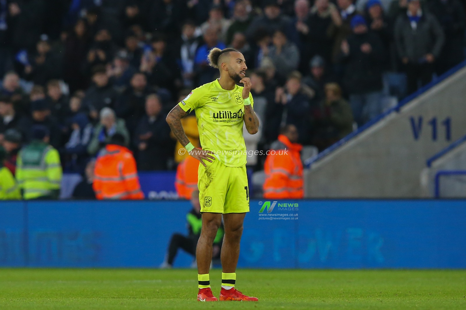 Sorba Thomas of Huddersfield Town reacts to his side conceding a goal to make it 1-0 during the Sky Bet Championship match Leicester City vs Huddersfield Town at King Power Stadium, Leicester, United Kingdom, 1st January 2024

(Photo by Gareth Evans/News Images)