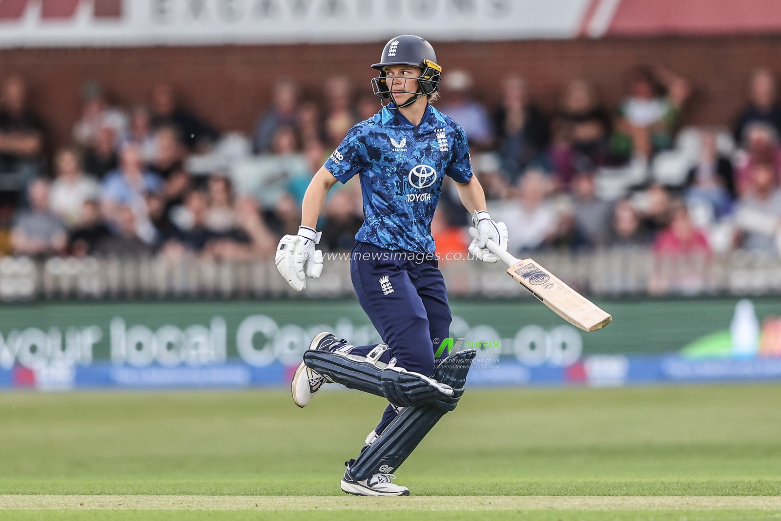 Amy Jones of England makes one run during the Metro Bank One Day International match England Women vs West Indies Women at Derbyshire County Cricket Club, Derby, United Kingdom, 30th May 2025

(Photo by Alfie Cosgrove/News Images)