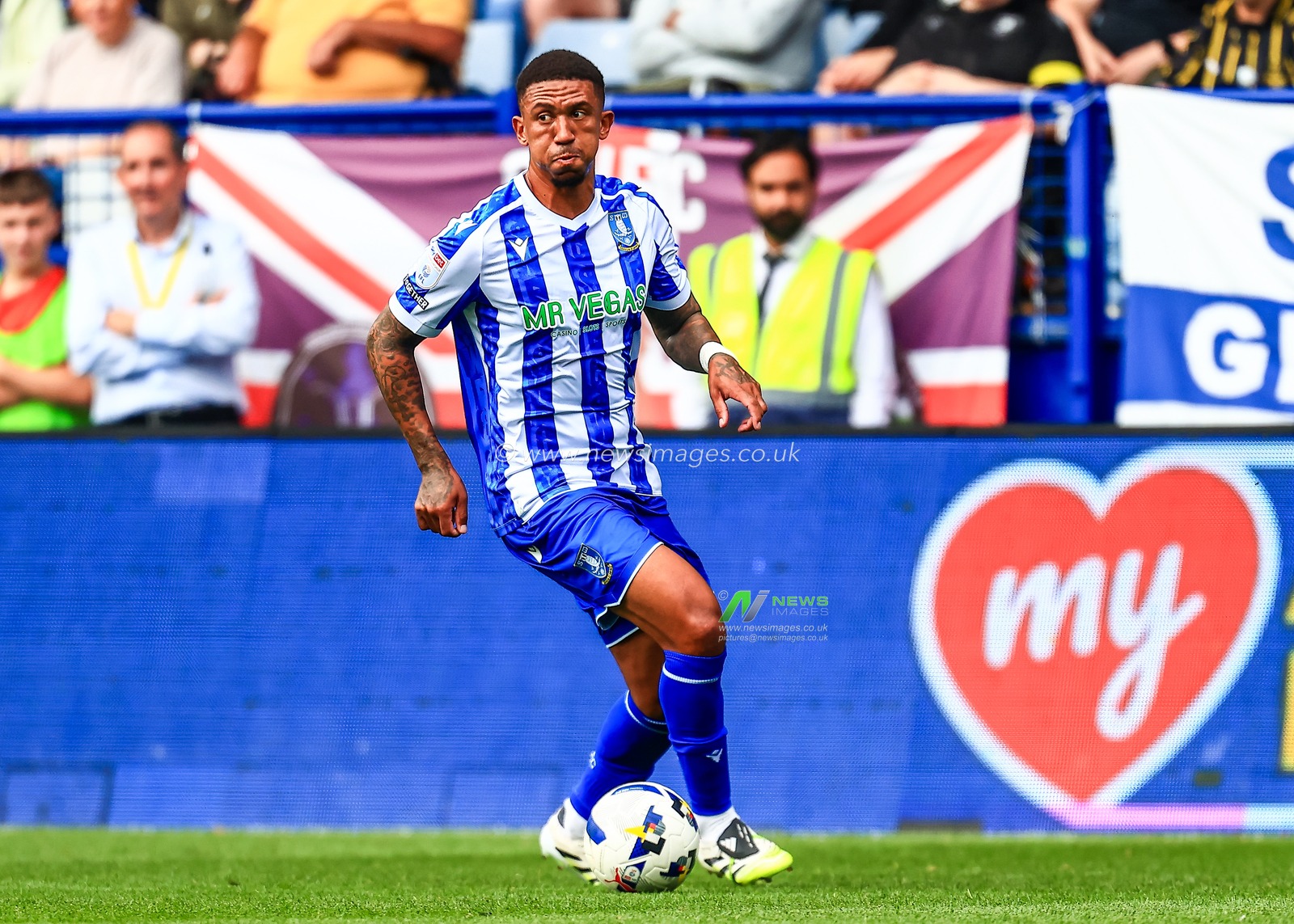 Liam Palmer of Sheffield Wednesday in action during the Sky Bet Championship match Sheffield Wednesday vs Stoke City at Hillsborough, Sheffield, United Kingdom, 16th August 2025

(Photo by Richard Bierton/News Images)