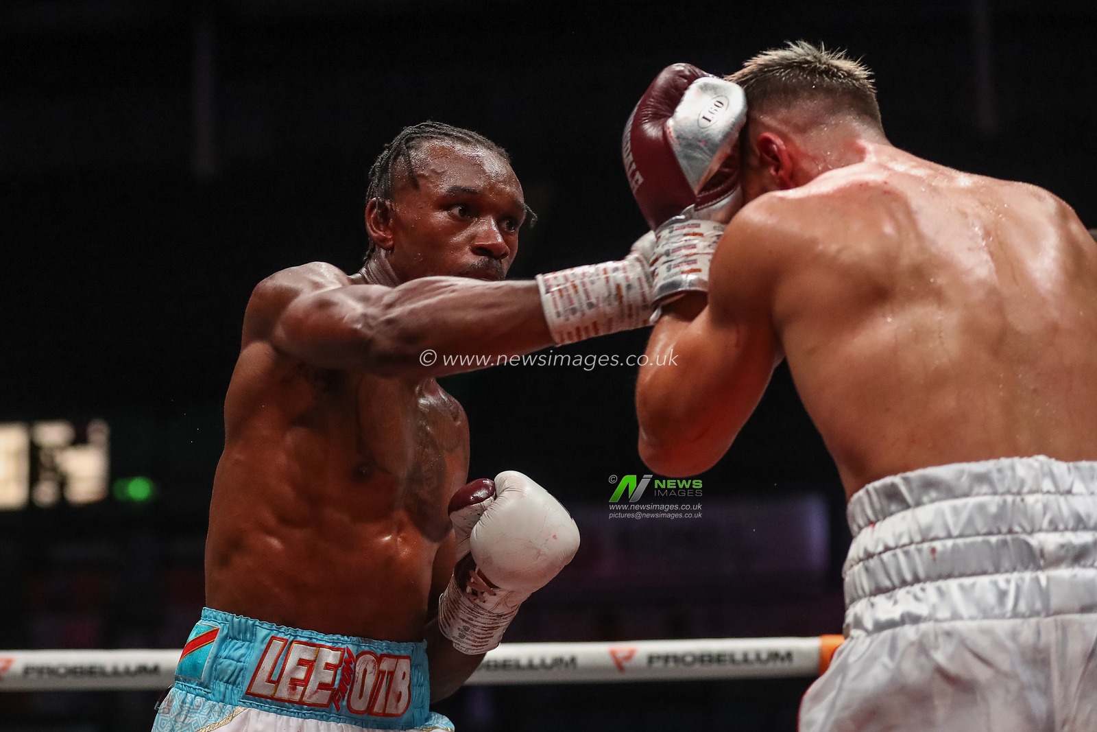 Levi Kinsiona lands a right hook in the Levi Kinsiona vs Alin Florin Ciorceri fight at the Sunny Edwards vs Felix Alvarado card at Utilita Arena, Sheffield, United Kingdom, 11th November 2022

(Photo by Gareth Evans/News Images)