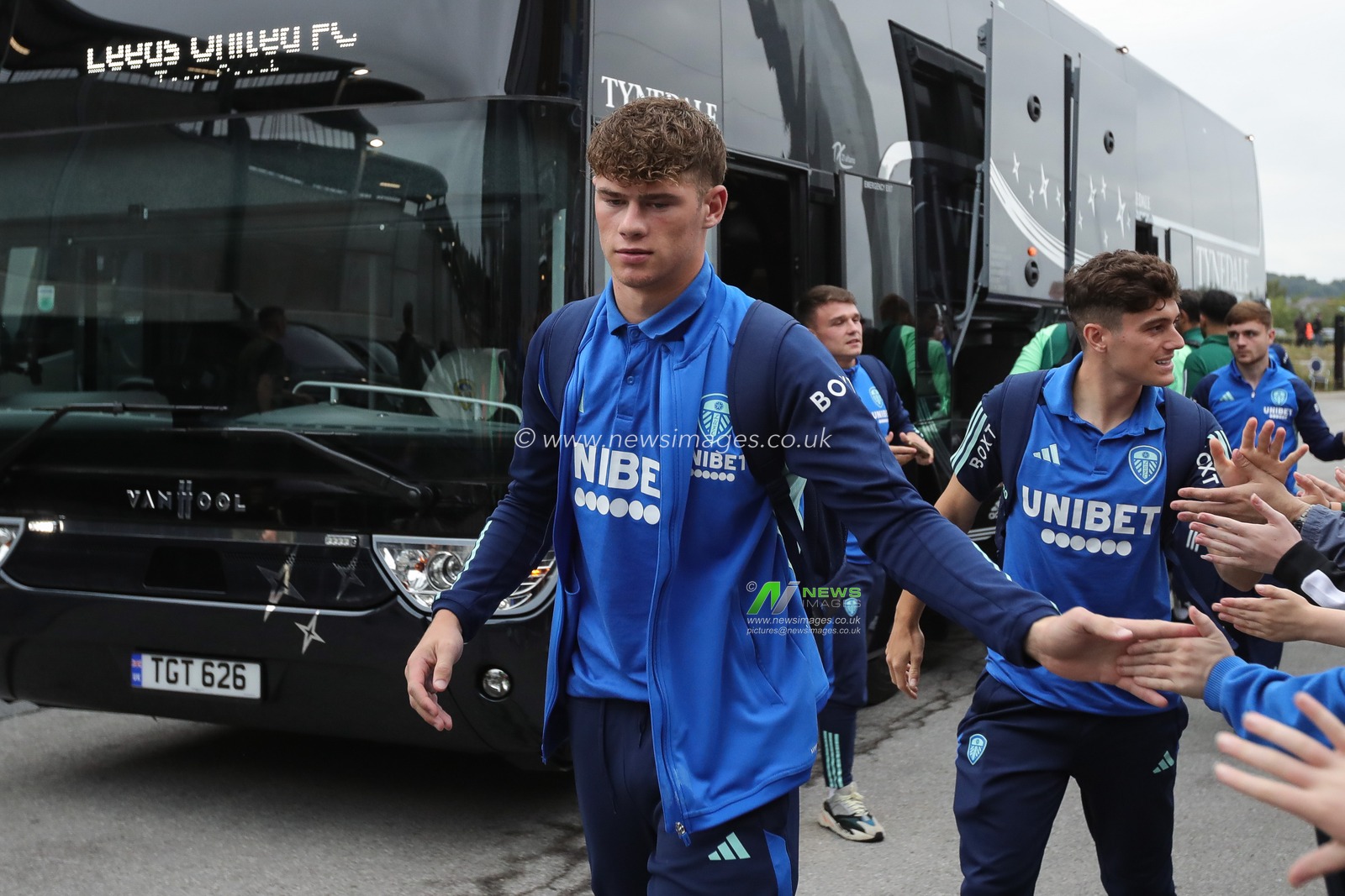Charlie Cresswell #5 of Leeds United arrives at Elland Road Stadium ahead of the Sky Bet Championship match Leeds United vs West Bromwich Albion at Elland Road, Leeds, United Kingdom, 18th August 2023

(Photo by James Heaton/News Images)