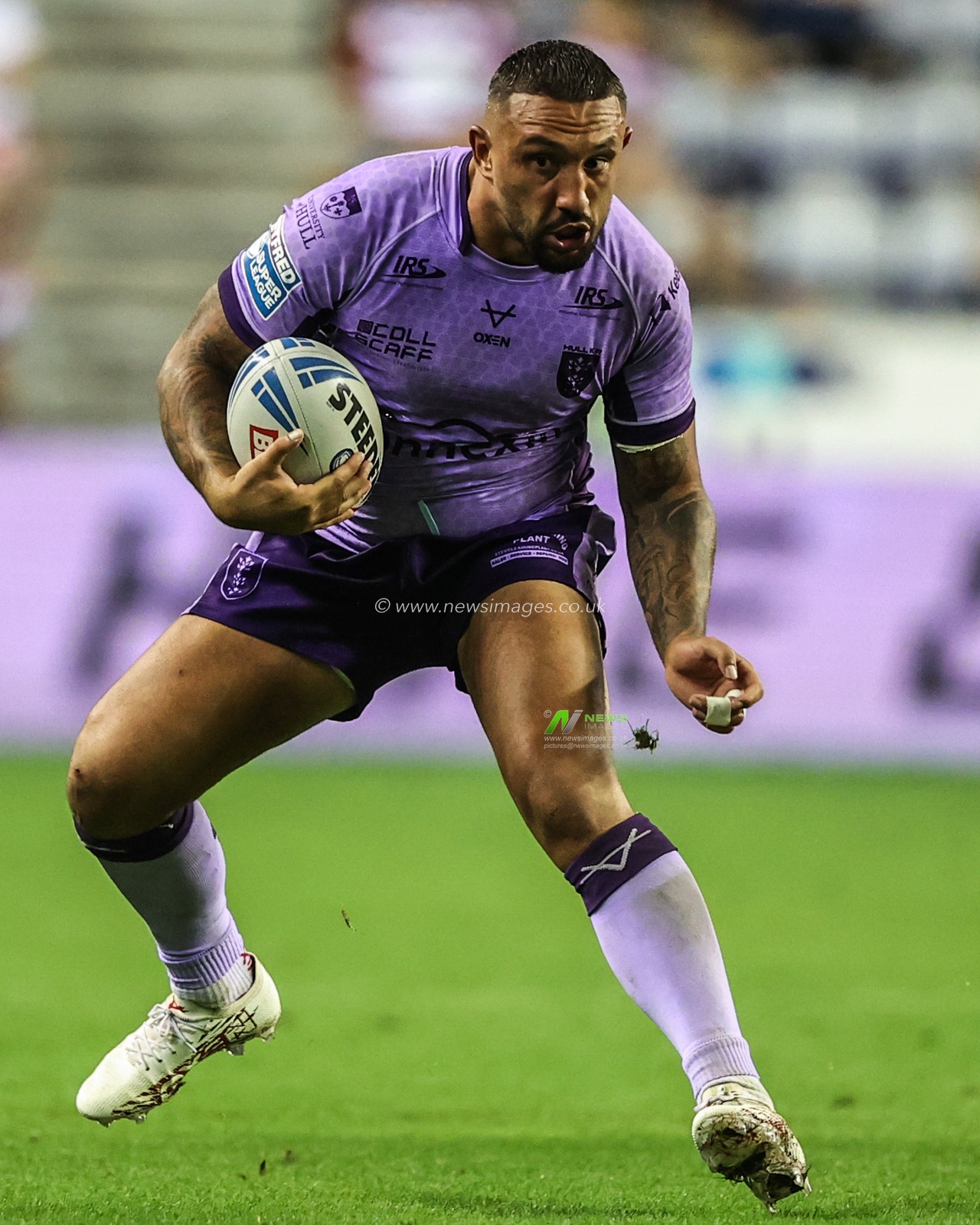 Elliot Minchella of Hull KR in action during the Betfred Super League round 22 match Wigan Warriors vs Hull KR at The Brick Community Stadium, Wigan, United Kingdom, 15th August 2025

(Photo by Alfie Cosgrove/News Images)