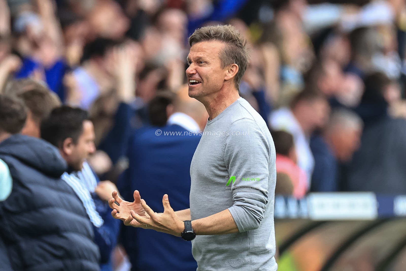 Jesse Marsch manager of Leeds United celebrates Pascal Struijk #21 of Leeds Unitedâ€™s goal