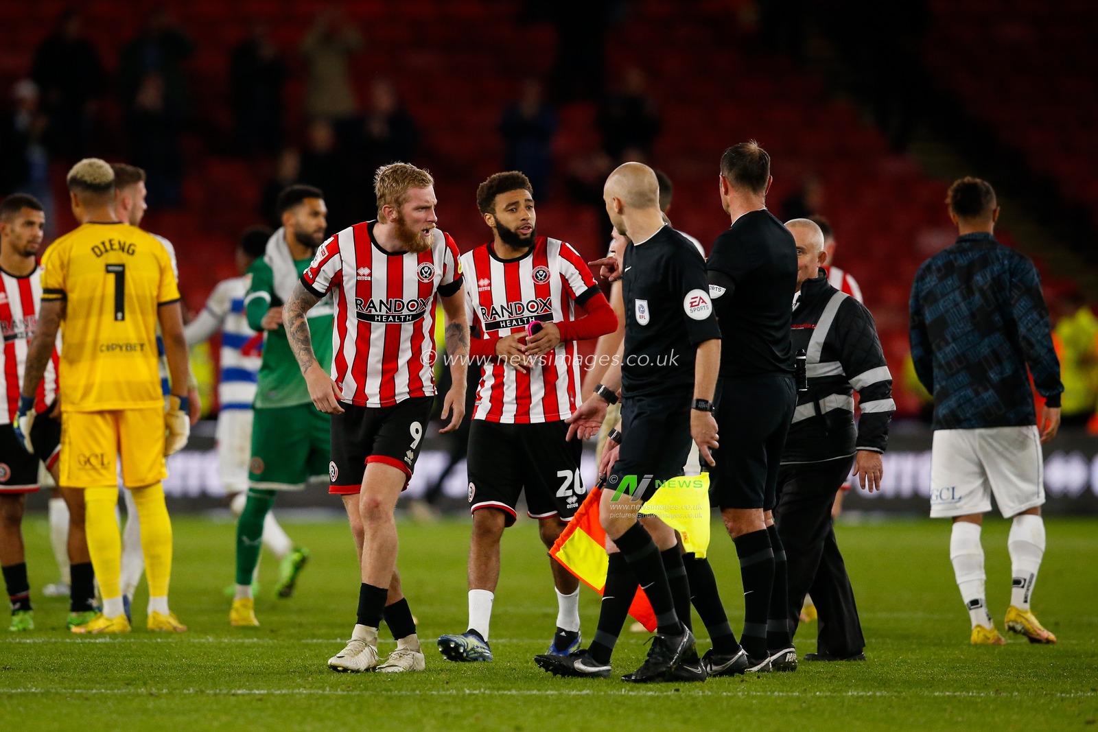 Oliver McBurnie #9 of Sheffield United appeals to the match officials after the Sky Bet Championship match Sheffield United vs Queens Park Rangers at Bramall Lane, Sheffield, United Kingdom, 4th October 2022

(Photo by Ben Early/News Images)