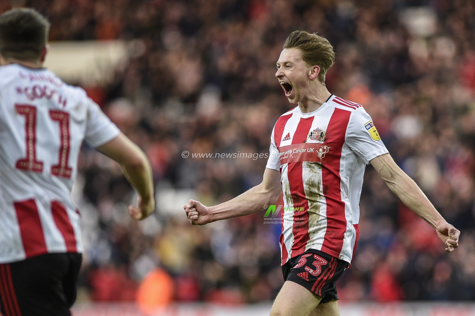 11th January 2020, Stadium Of Light, Sunderland, England; Sky Bet League 1, Sunderland v Wycombe Wanderers : Denver Hume (33) of Sunderland celebrates his goal to make it 2-0 

Credit: Iam Burn/News Images