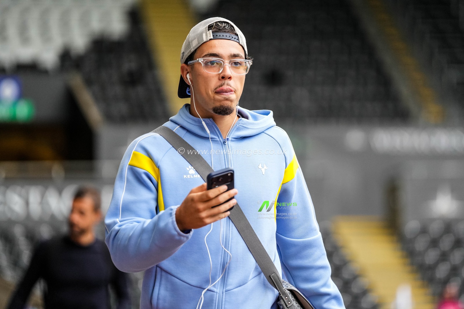 Othmane Maamma of Watford arrives at the Swansea.com Stadium ahead of  the Sky Bet Championship match Swansea City vs Watford at Swansea.com Stadium, Swansea, United Kingdom on 01 September 2026

(Photo by Andrew Lewis/News Images)