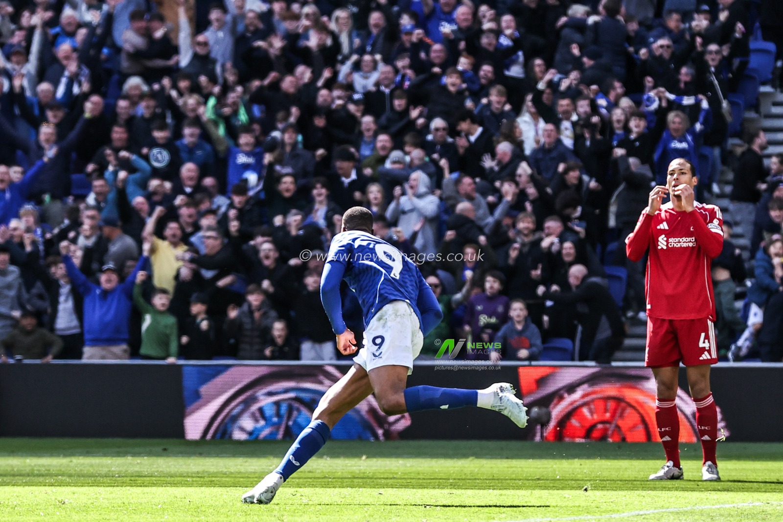 Beto of Everton celebrates his goal to make it 1-1 during the Premier League match Everton vs Liverpool at Hill Dickinson Stadium, Liverpool, United Kingdom on 19 April 2026

(Photo by Alfie Cosgrove/News Images)