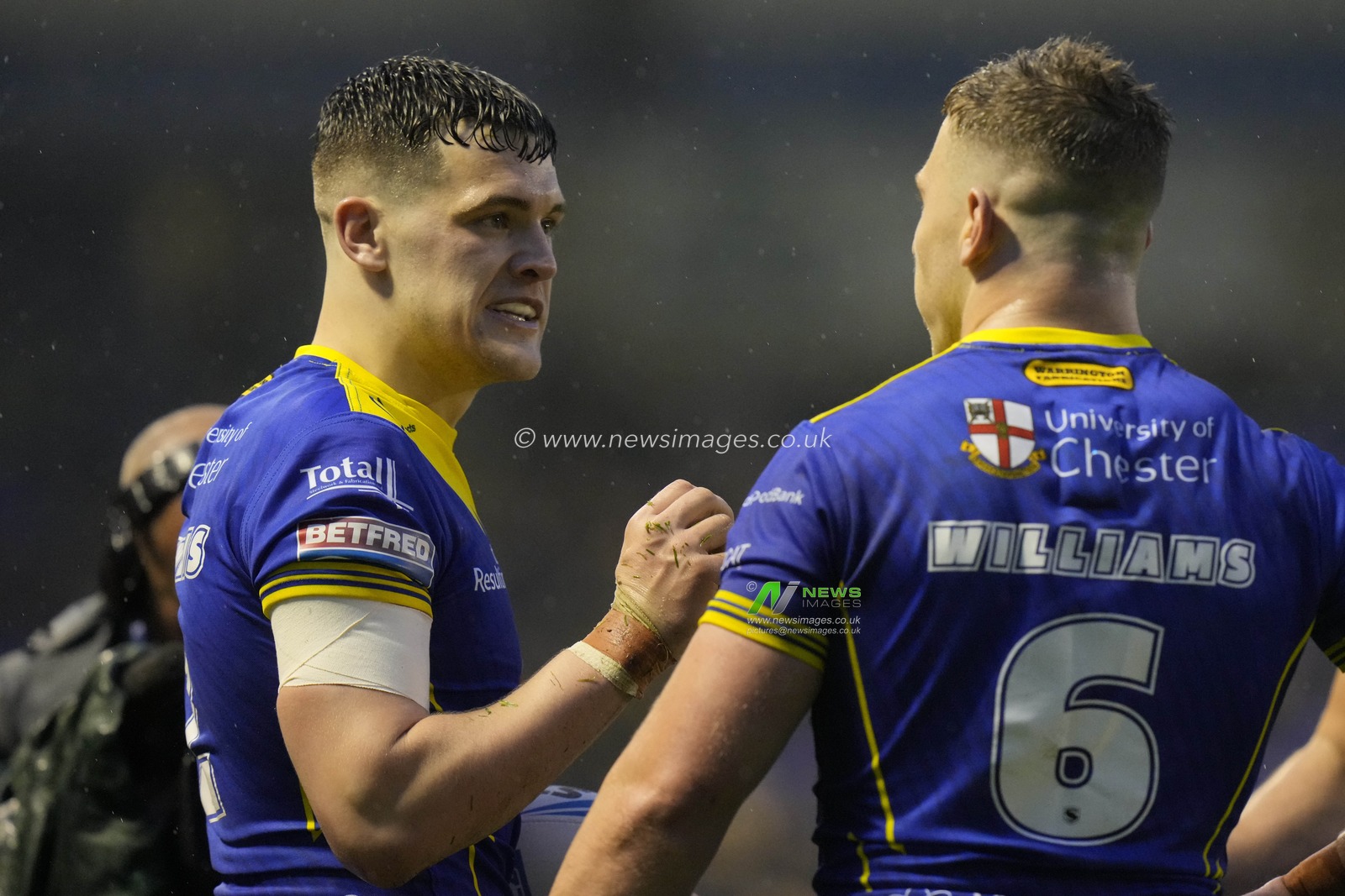 Josh Thewlis of Warrington Wolves speaks with George Williams of Warrington Wolves after scoring a trey the Betfred Super League Round 10 match Warrington Wolves vs Hull FC at Halliwell Jones Stadium, Warrington, United Kingdom, 3rd May 2024

(Photo by Steve Flynn/News Images)