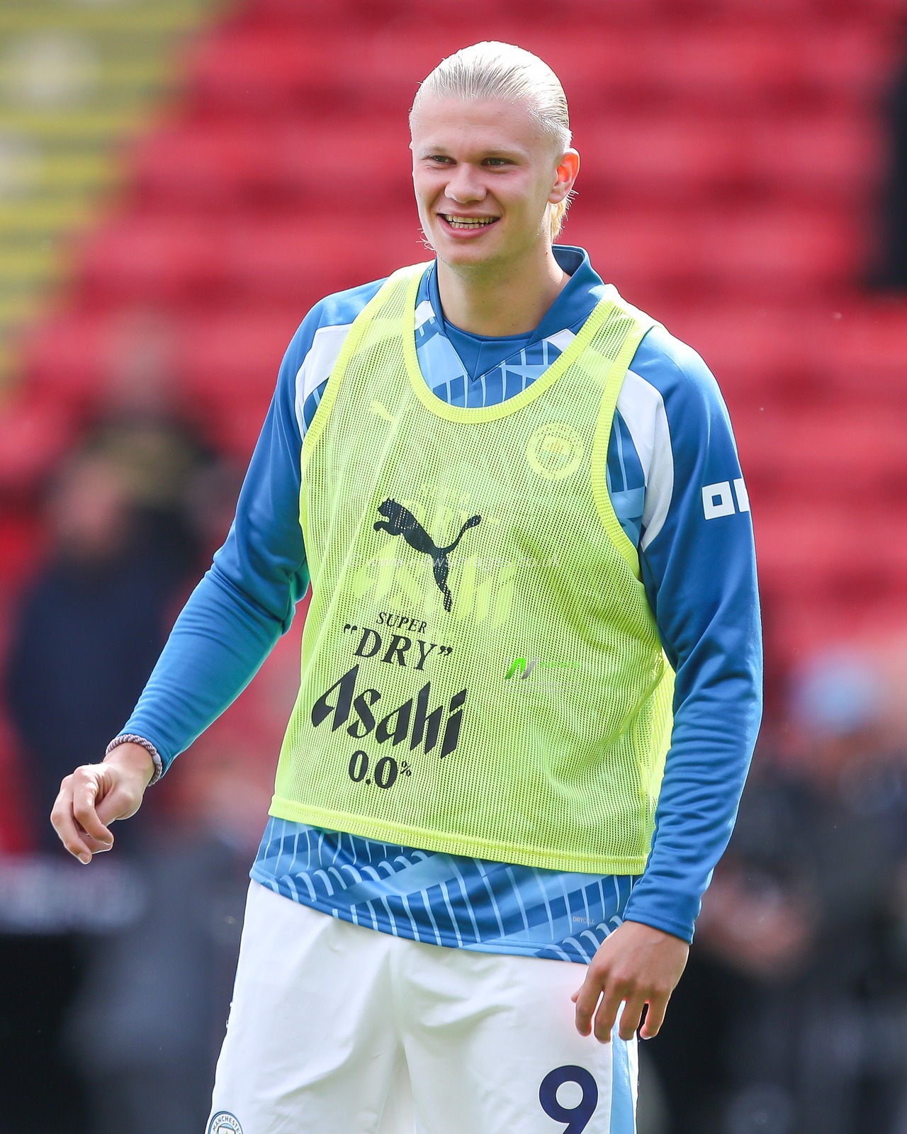 Erling Haaland #9 of Manchester City during the pre-game warmup ahed of the Premier League match Sheffield United vs Manchester City at Bramall Lane, Sheffield, United Kingdom, 27th August 2023

(Photo by Gareth Evans/News Images)