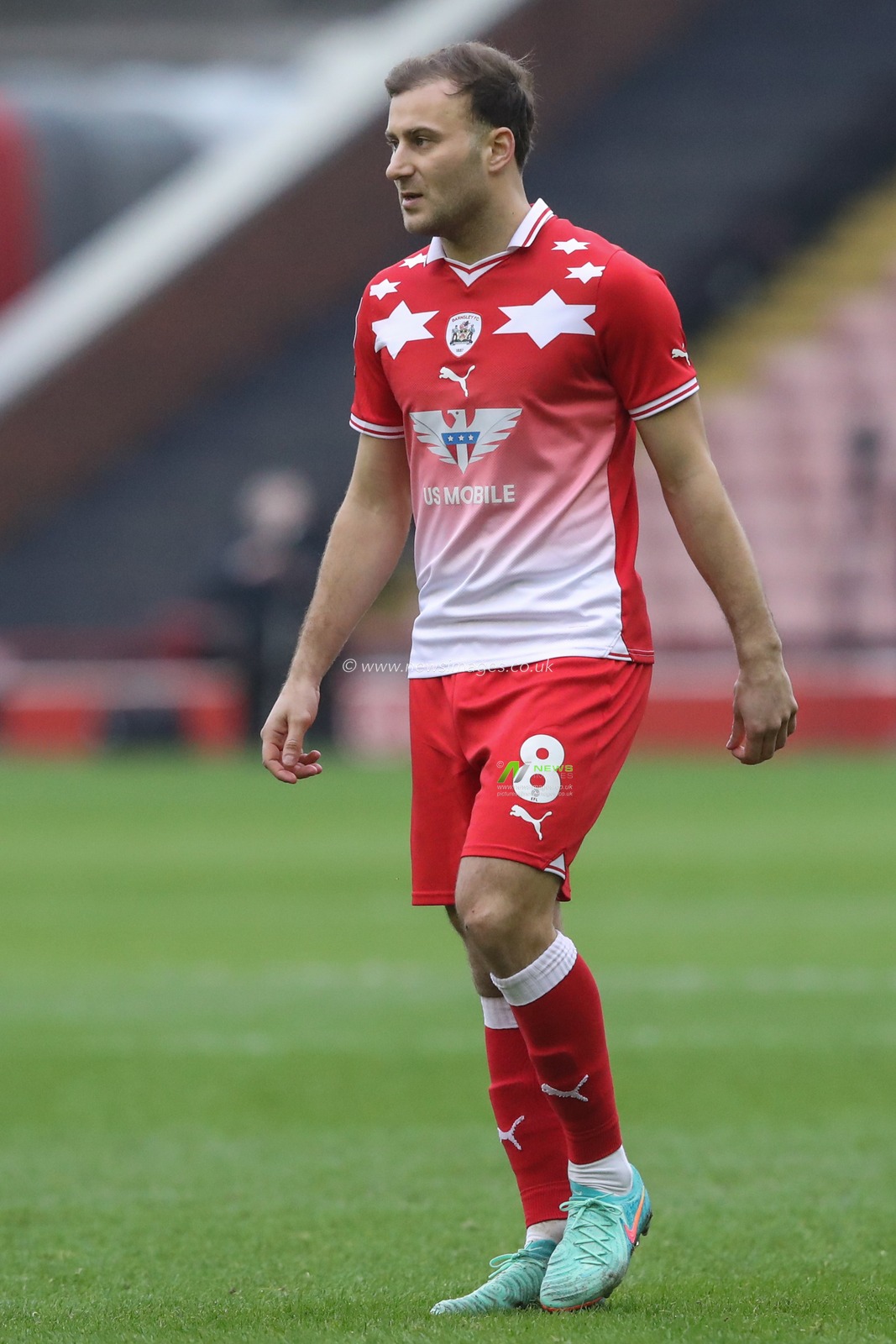 Herbie Kane of Barnsley during the Sky Bet League 1 match Barnsley vs Leyton Orient at Oakwell, Barnsley, United Kingdom, 10th February 2024

(Photo by Alfie Cosgrove/News Images)