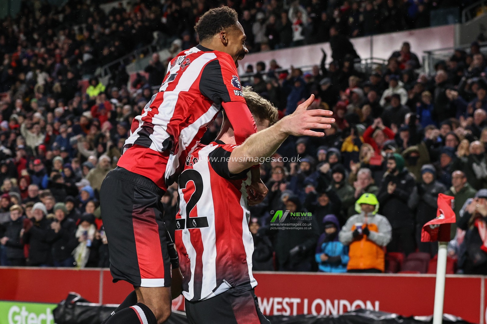 Nathan Collins of Brentford celebrates his goal to make it 3-2 during the Premier League match Brentford vs Newcastle United at The Gtech Community Stadium, London, United Kingdom, 7th December 2024

(Photo by Alfie Cosgrove/News Images)