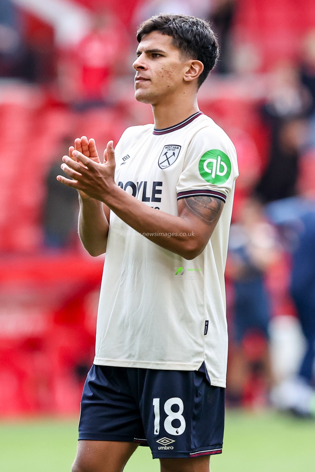 Mateus Fernandes of West Ham United acknowledges the fans following the Premier League match Nottingham Forest vs West Ham United at City Ground, Nottingham, United Kingdom, 31st August 2025

(Photo by Alfie Cosgrove/News Images)