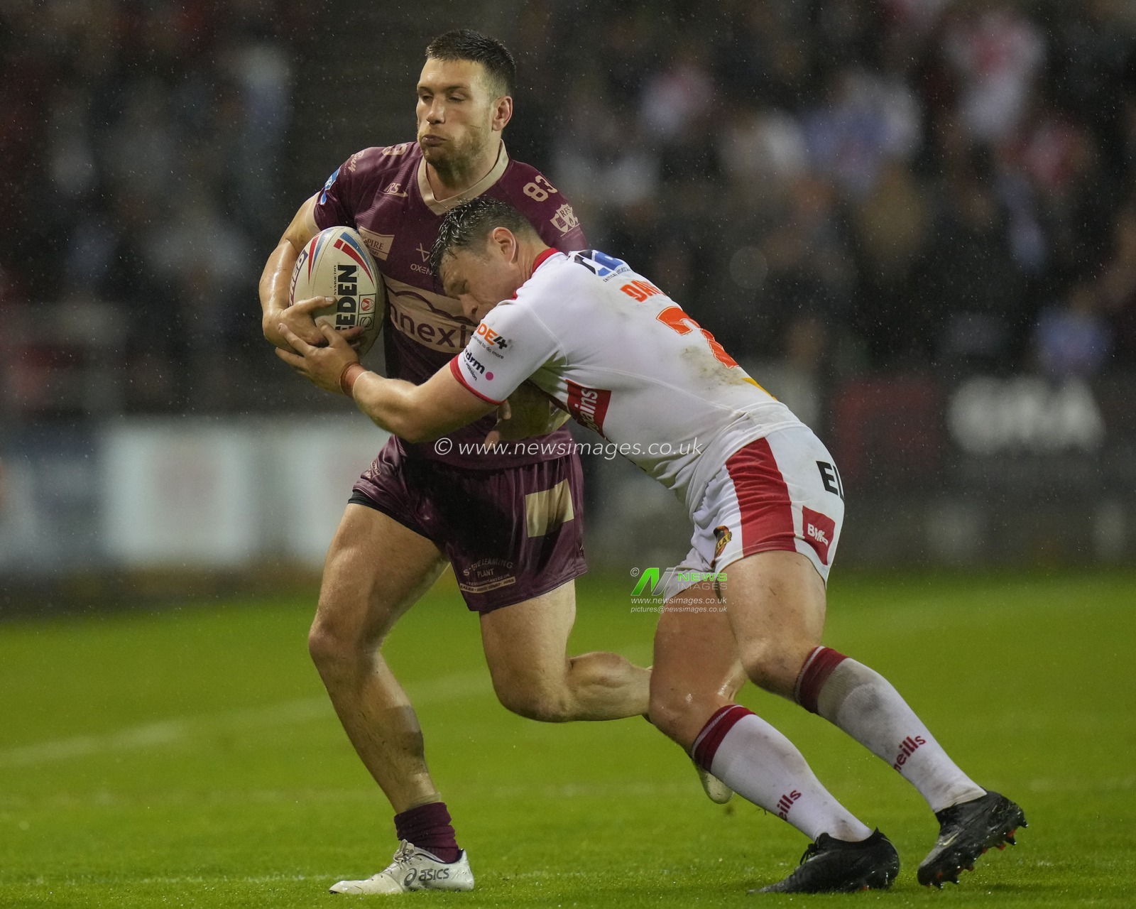 Tom Opacic #3 of Hull KR runs at Ben Davies #21 of St. Helens during the Betfred Super League Round 22 match St Helens vs Hull KR at Totally Wicked Stadium, St Helens, United Kingdom, 18th August 2023

(Photo by Steve Flynn/News Images)