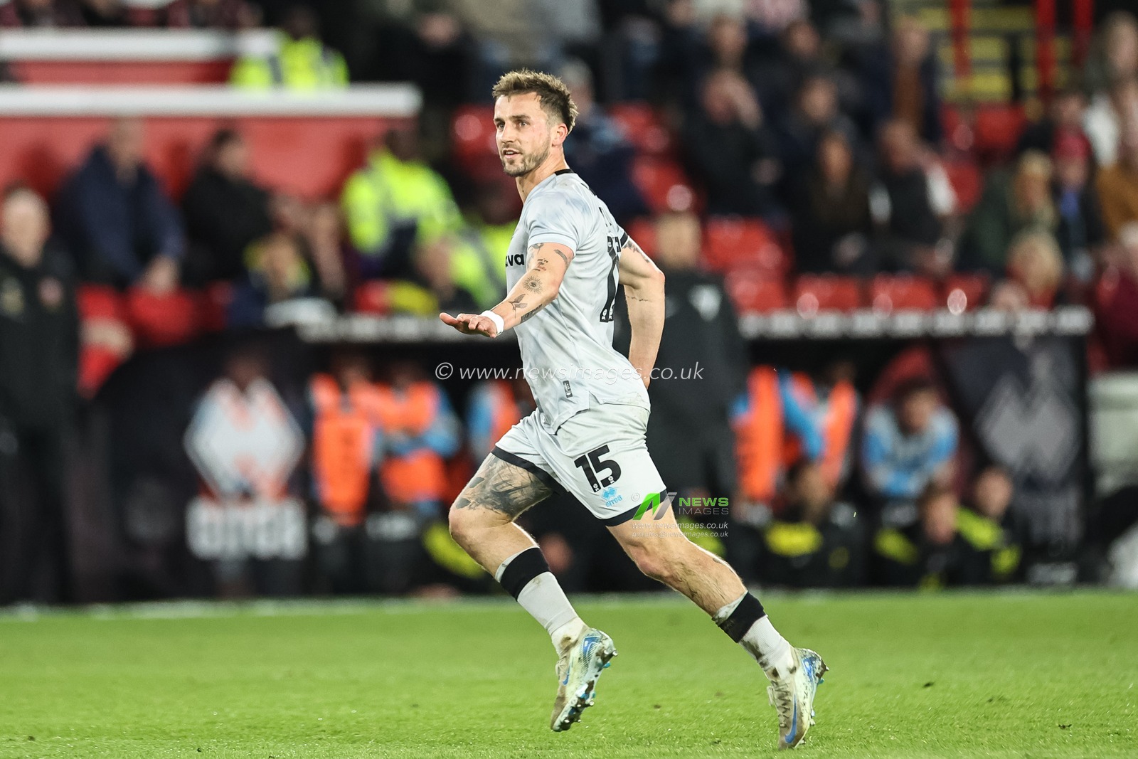 Joe Bryan of Millwall gives his team instructions during the Sky Bet Championship match Sheffield United vs Millwall at Bramall Lane, Sheffield, United Kingdom, 8th April 2025

(Photo by Mark Cosgrove/News Images)