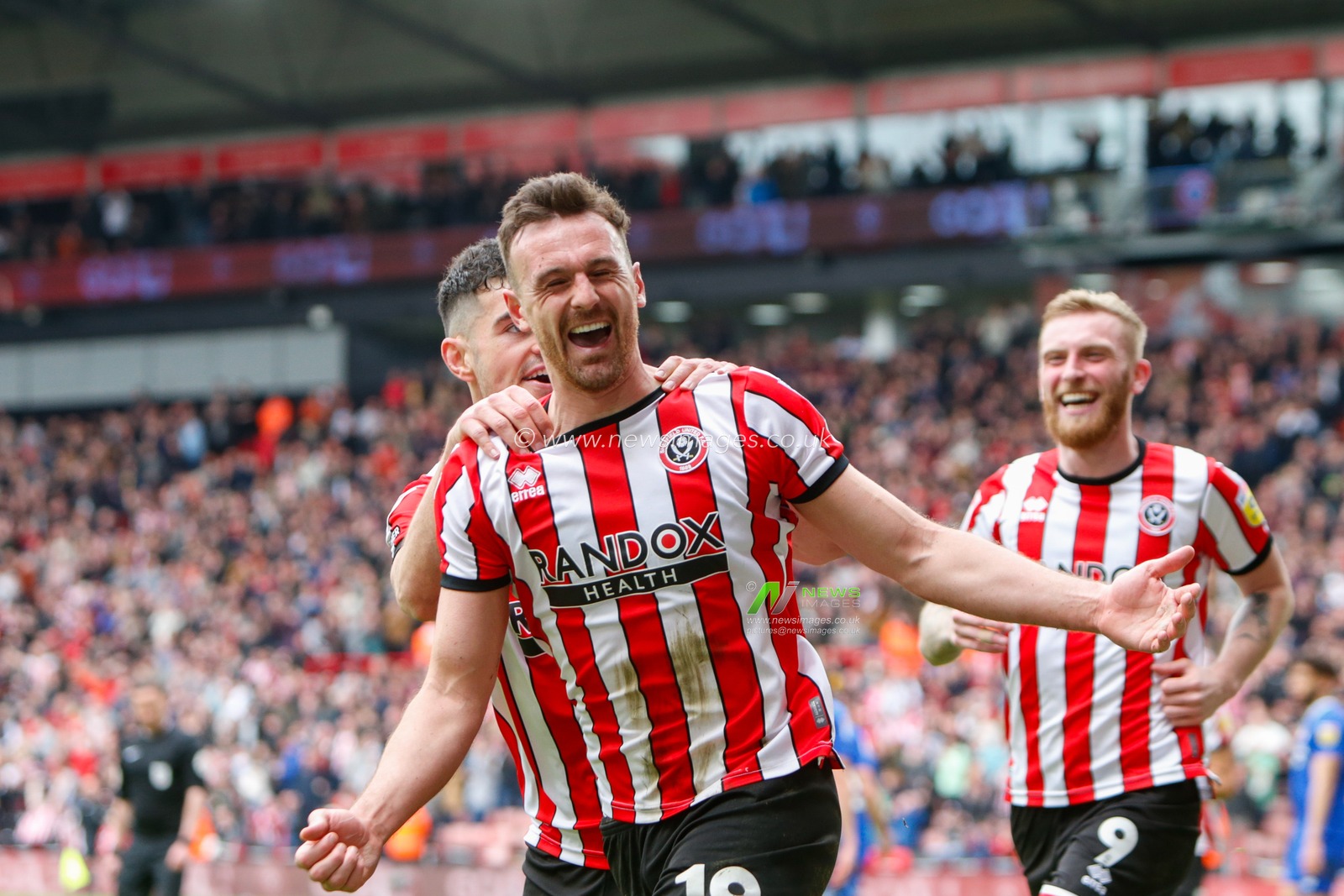 Jack Robinson #19 of Sheffield United Celebrates scoring a goal to make it 2-1 during the Sky Bet Championship match Sheffield United vs Cardiff City at Bramall Lane, Sheffield, United Kingdom, 15th April 2023

(Photo by Ben Early/News Images)