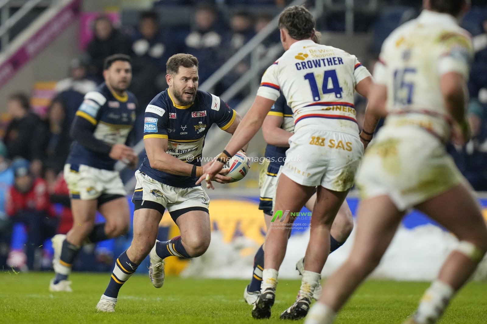 Aidan Sezer #7 of Leeds Rhinos  spots a gap in the Wakefield Trinity defence during the Betfred Super League Round 4 match Leeds Rhinos vs Wakefield Trinity at Headingley Stadium, Leeds, United Kingdom, 10th March 2023

(Photo by Steve Flynn/News Images)