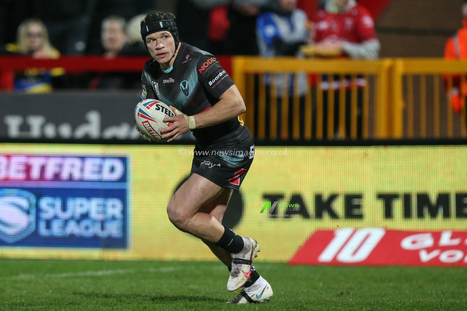 Jonny Lomax (6) of St Helens in action during the game