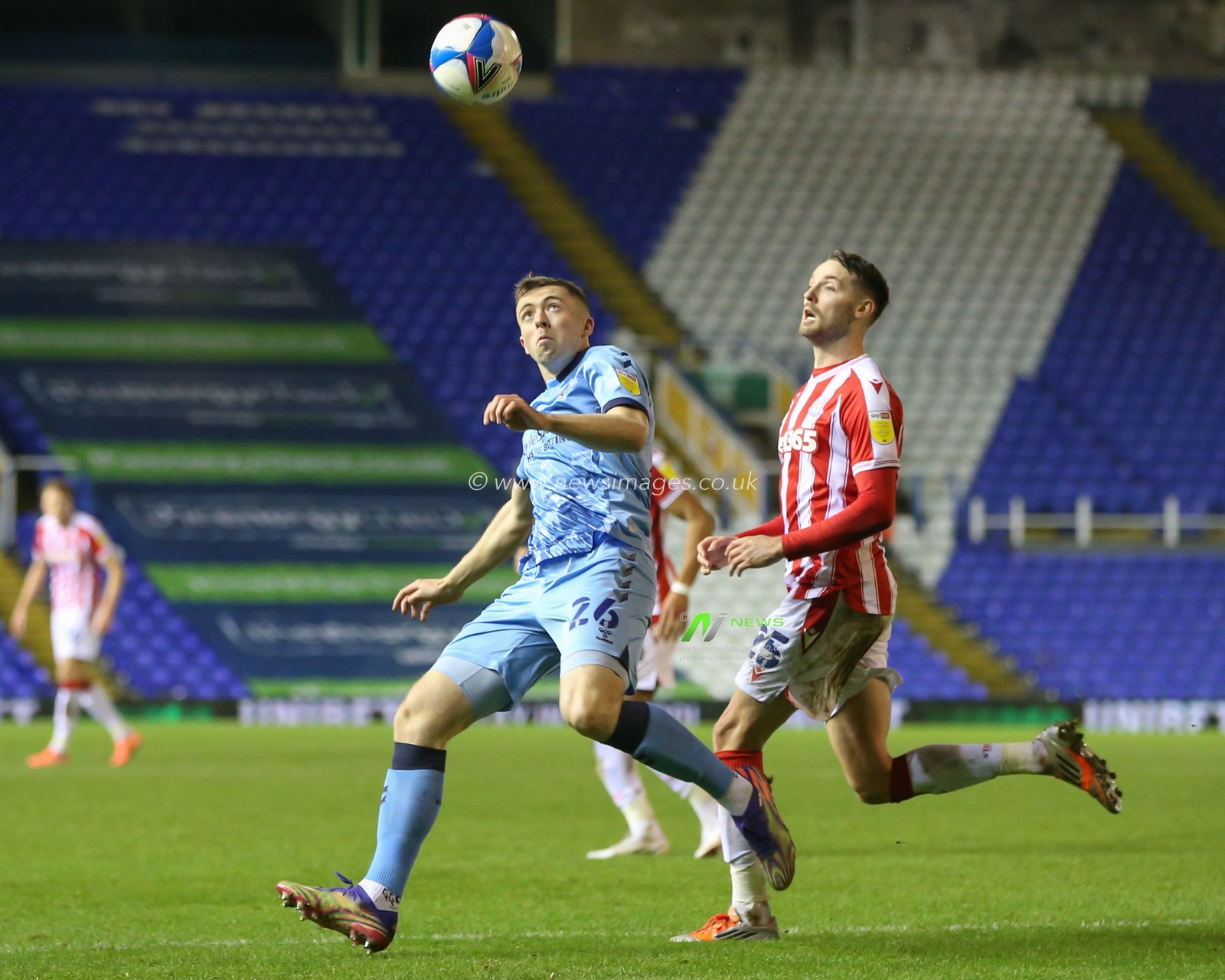 Jordan Shipley #26 of Coventry City keeps his eyes on the ball