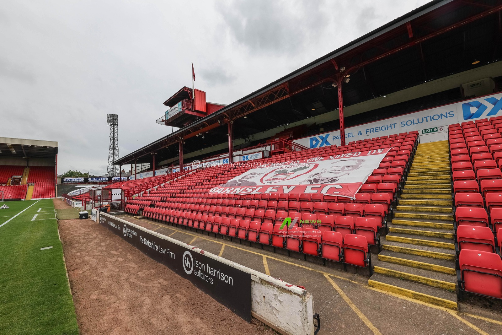 A general view of Oakwell during the Sky Bet League 1 match Barnsley vs Blackpool at Oakwell, Barnsley, United Kingdom, 30th September 2023

(Photo by Mark Cosgrove/News Images)