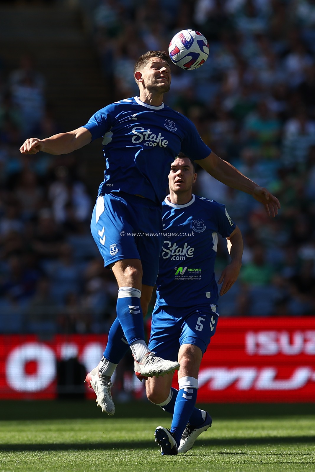 James Tarkowski of Everton heads the ball during the Sydney Super Cup match Celtic vs Everton at Accor Stadium, Sydney, Australia, 20th November 2022

(Photo by Patrick Hoelscher/News Images)