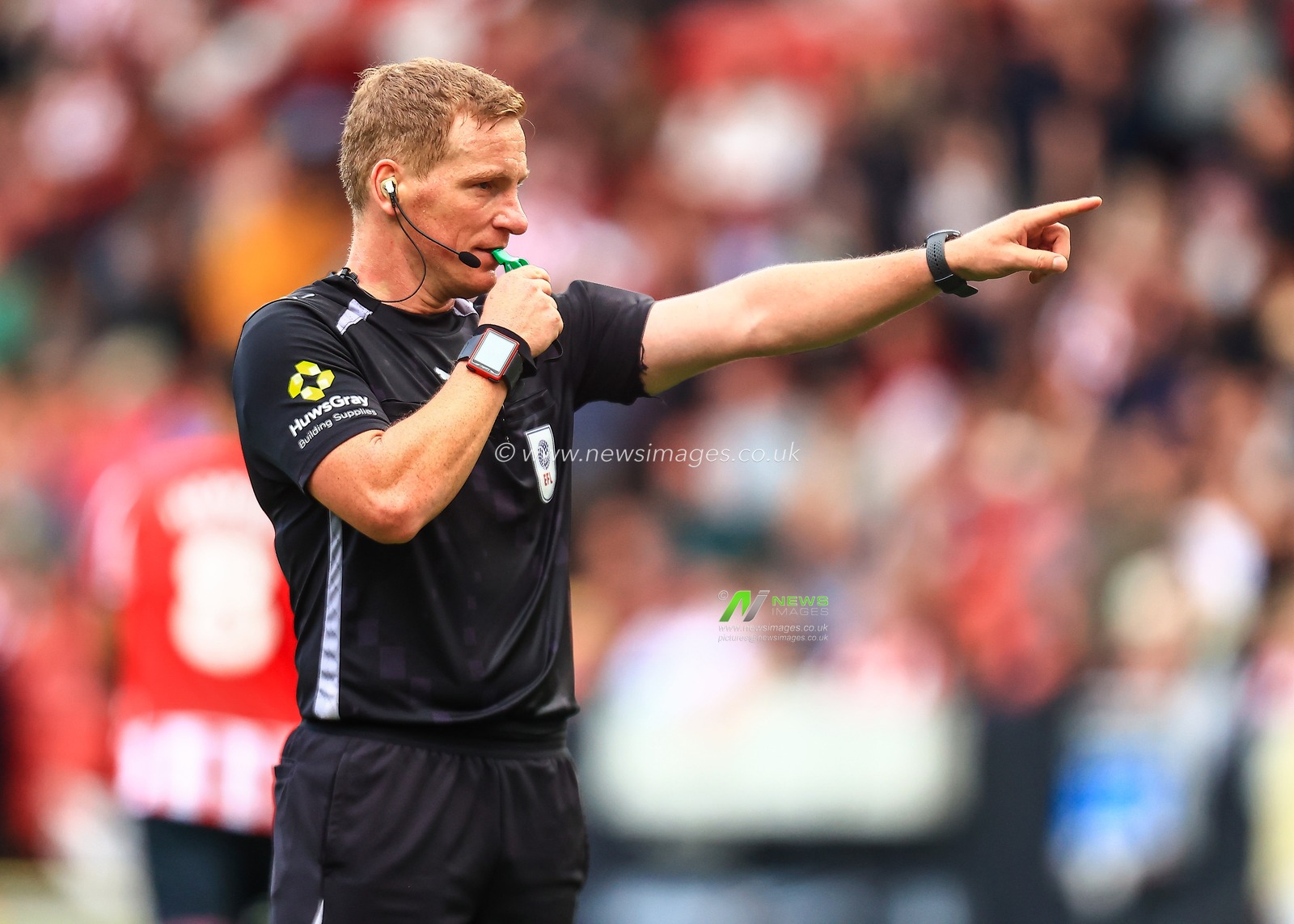referee John Busby during the Sky Bet Championship match Sheffield United vs Millwall at Bramall Lane, Sheffield, United Kingdom, 23rd August 2025

(Photo by Richard Bierton/News Images)