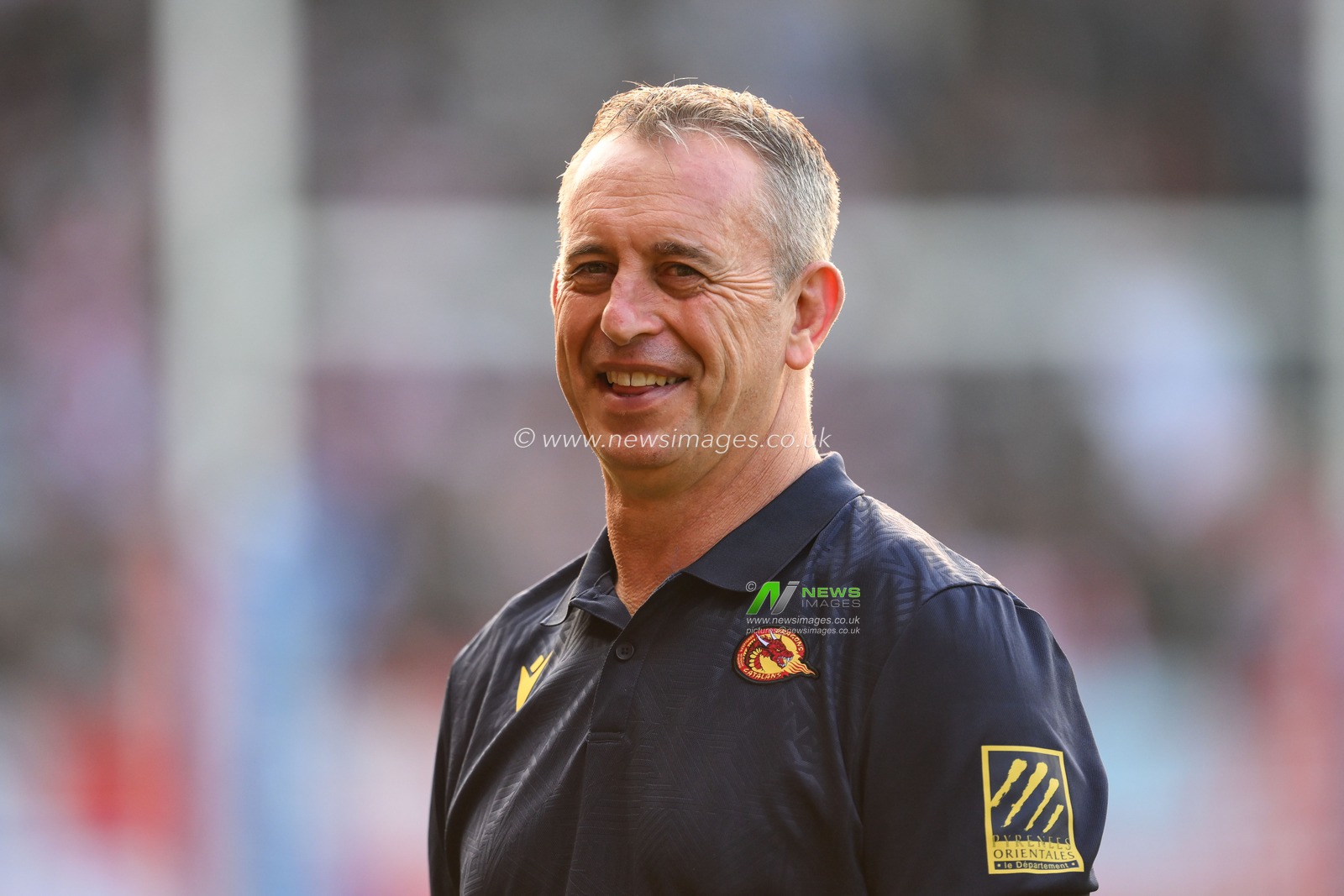 Steve McNamara Head Coach of Catalan Dragons during pre match warm up ahead of the Betfred Super League Round 13 match St Helens vs Catalans Dragons at Totally Wicked Stadium, St Helens, United Kingdom, 31st May 2024

(Photo by Craig Thomas/News Images)