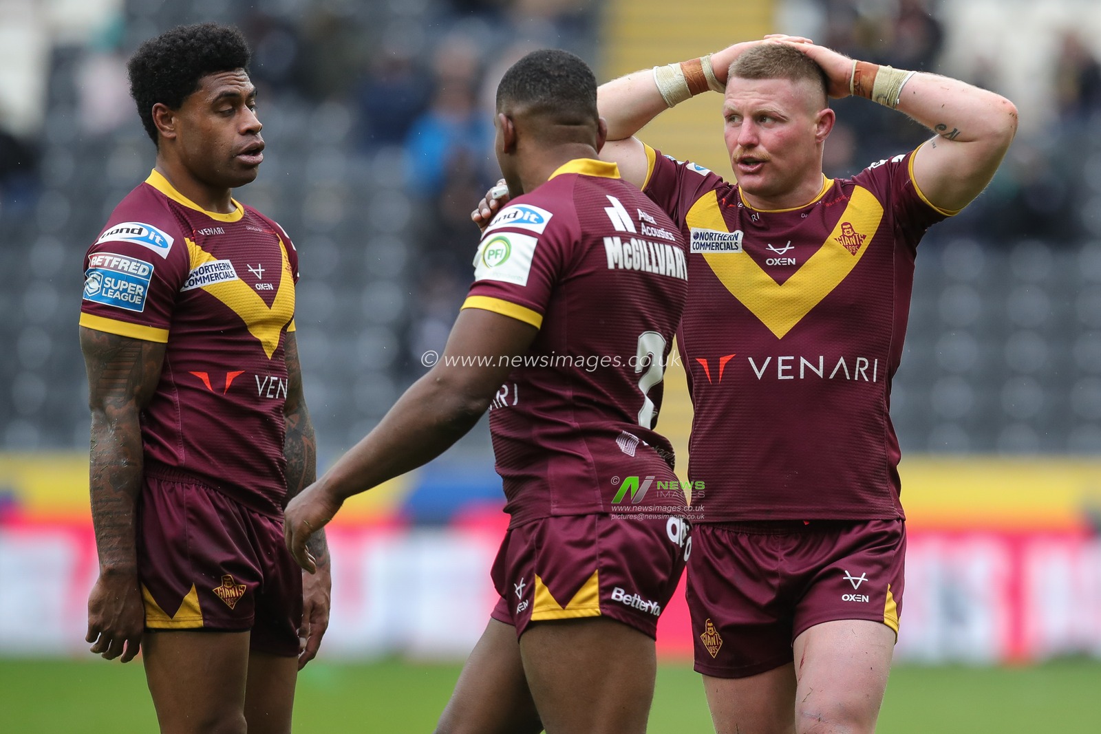 A dejected Luke Yates #13 of Huddersfield Giants during the Betfred Super League Round 10 match Hull FC vs Huddersfield Giants at MKM Stadium, Hull, United Kingdom, 23rd April 2023

(Photo by James Heaton/News Images)