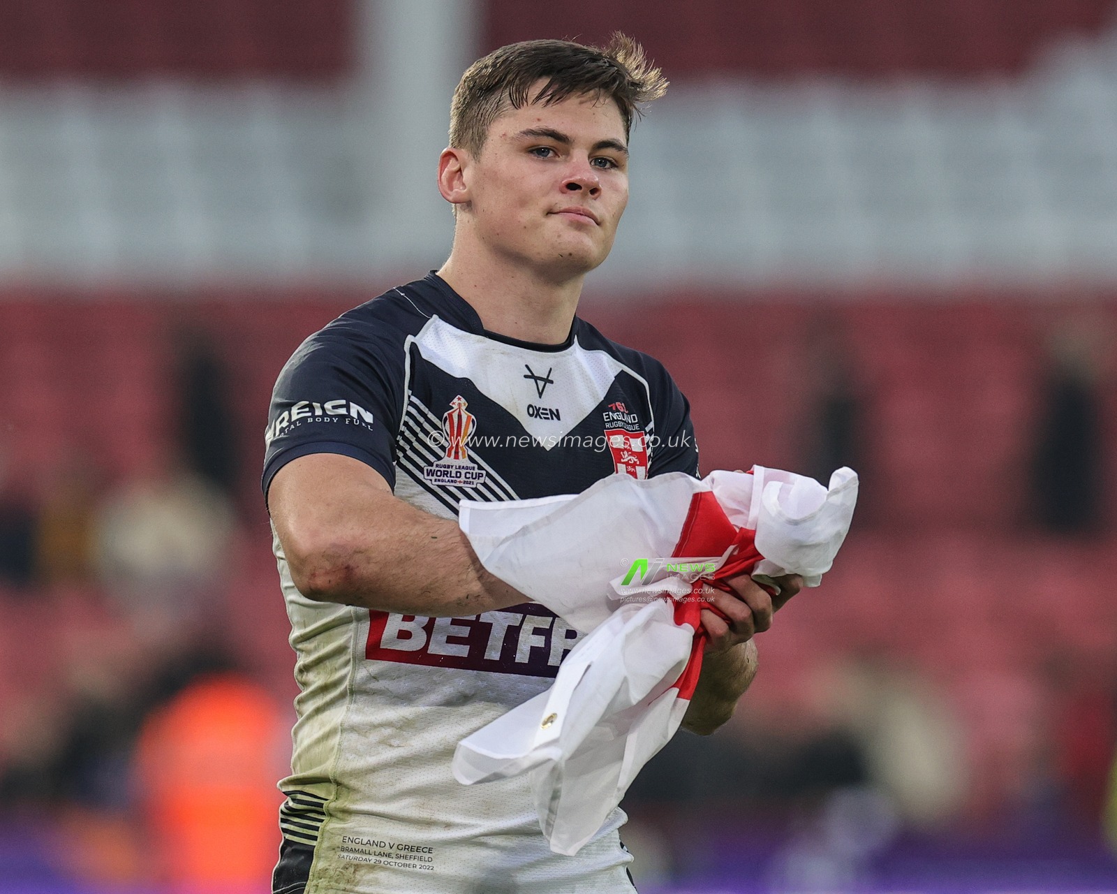 Jack Welsby of England applauds the fans during the Rugby League World Cup 2021 match England vs Greece at Bramall Lane, Sheffield, United Kingdom, 29th October 2022

(Photo by Mark Cosgrove/News Images)