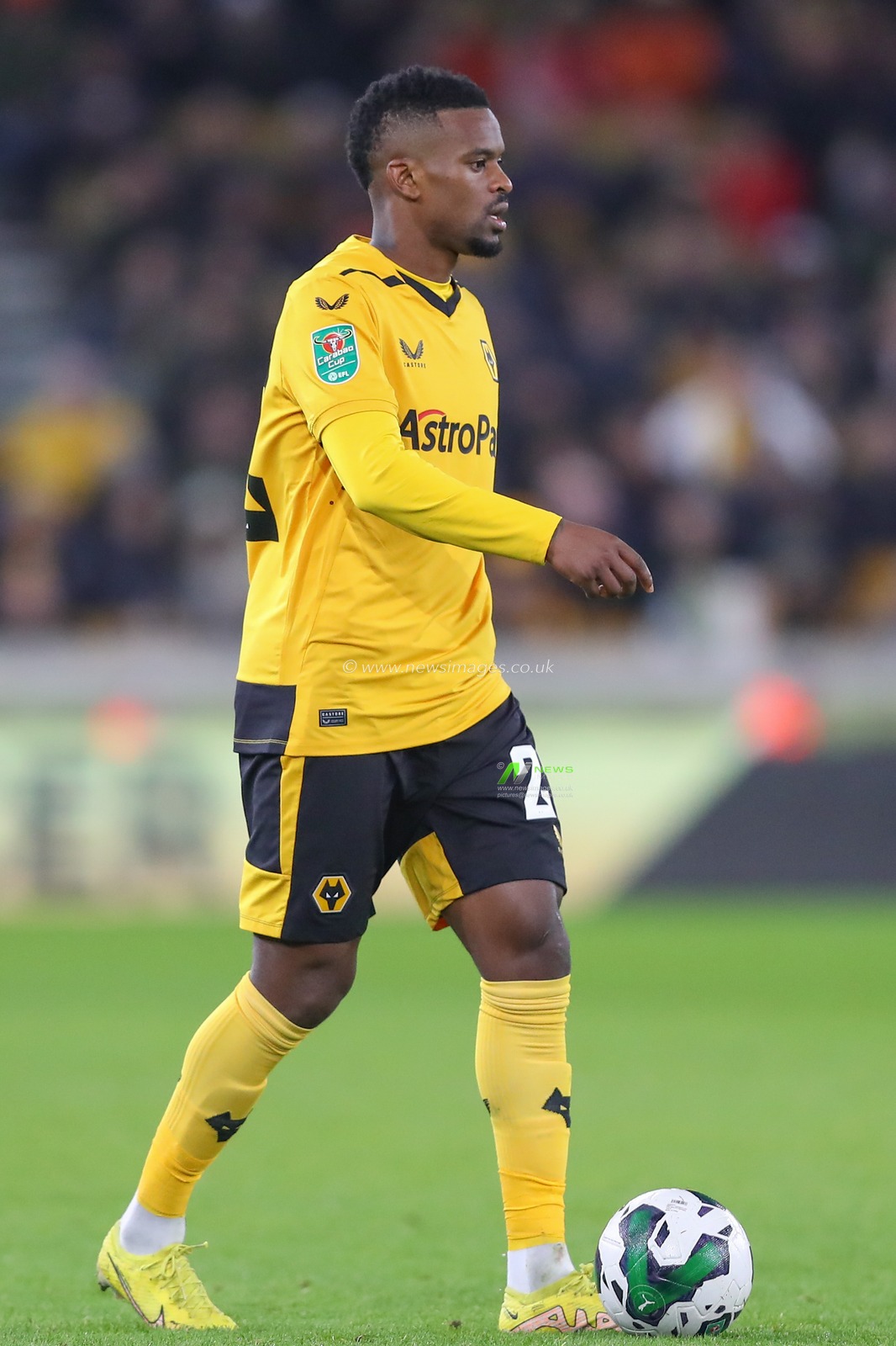 NÃ©lson Semedo #22 of Wolverhampton Wanderers during the Carabao Cup Fourth Round match Wolverhampton Wanderers vs Gillingham at Molineux, Wolverhampton, United Kingdom, 20th December 2022

(Photo by Gareth Evans/News Images)