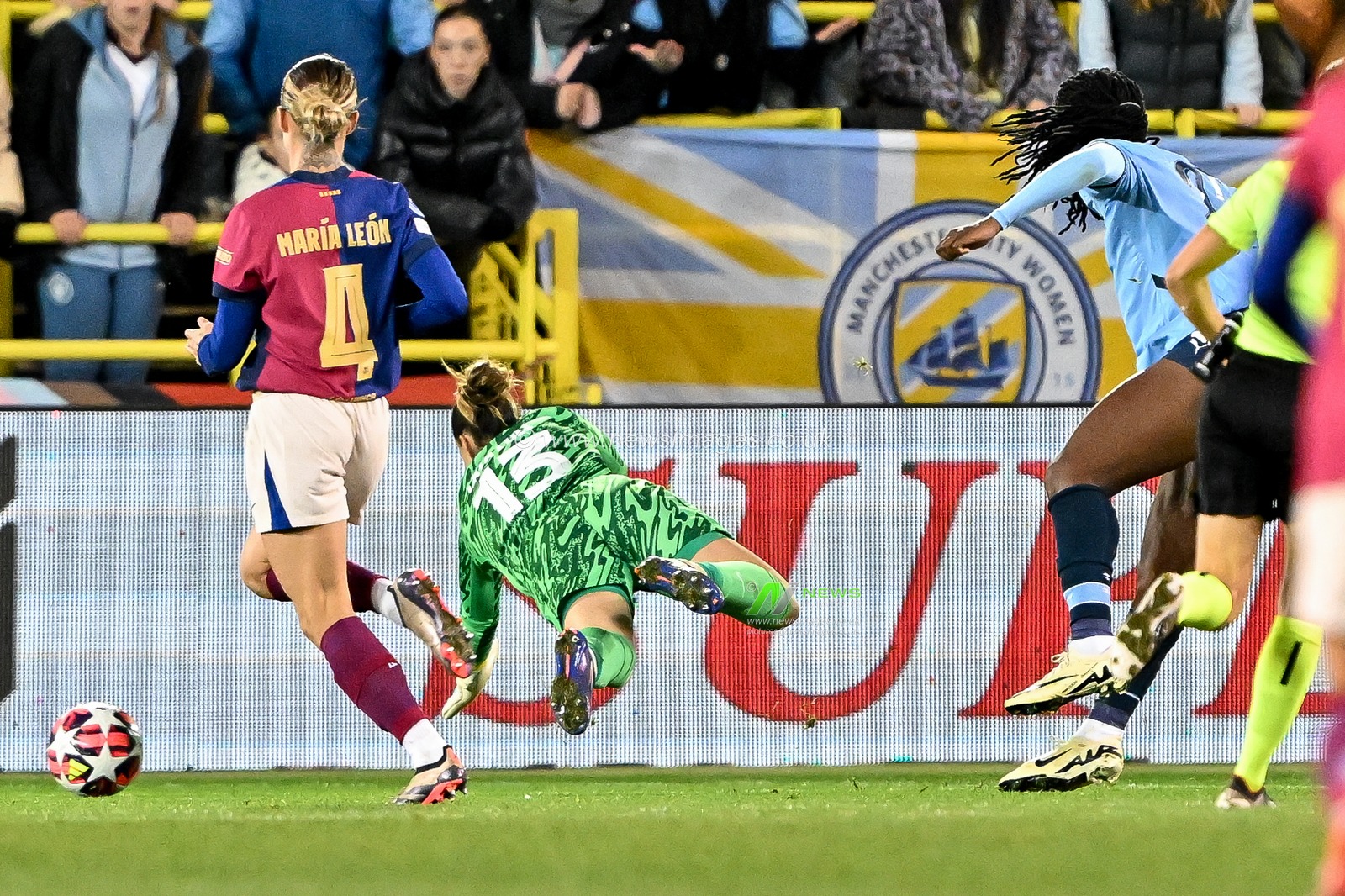 Khadija Shaw of Manchester City Women scores to make it 2-0 during the UEFA Women's Champions League match  - Group D - Manchester City vs Barcelona at Manchester City Academy Stadium, Manchester, United Kingdom, 9th October 2024

(Photo by Cody Froggatt/News Images)