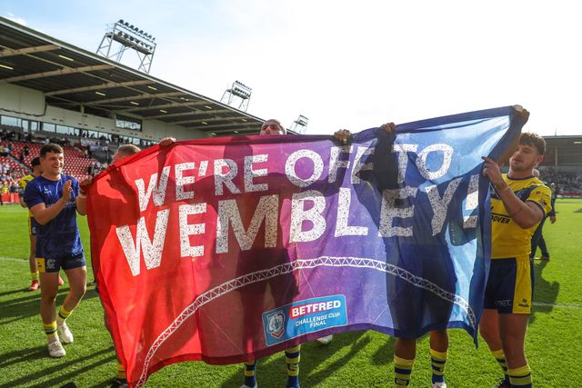 Warrington Wolves players celebrate their teams win after the Betfred Challenge Cup Semi-final match Warrington Wolves vs Leigh Leopards at Totally Wicked Stadium, St Helens, United Kingdom, 11th May 2025

(Photo by Gareth Evans/News Images)