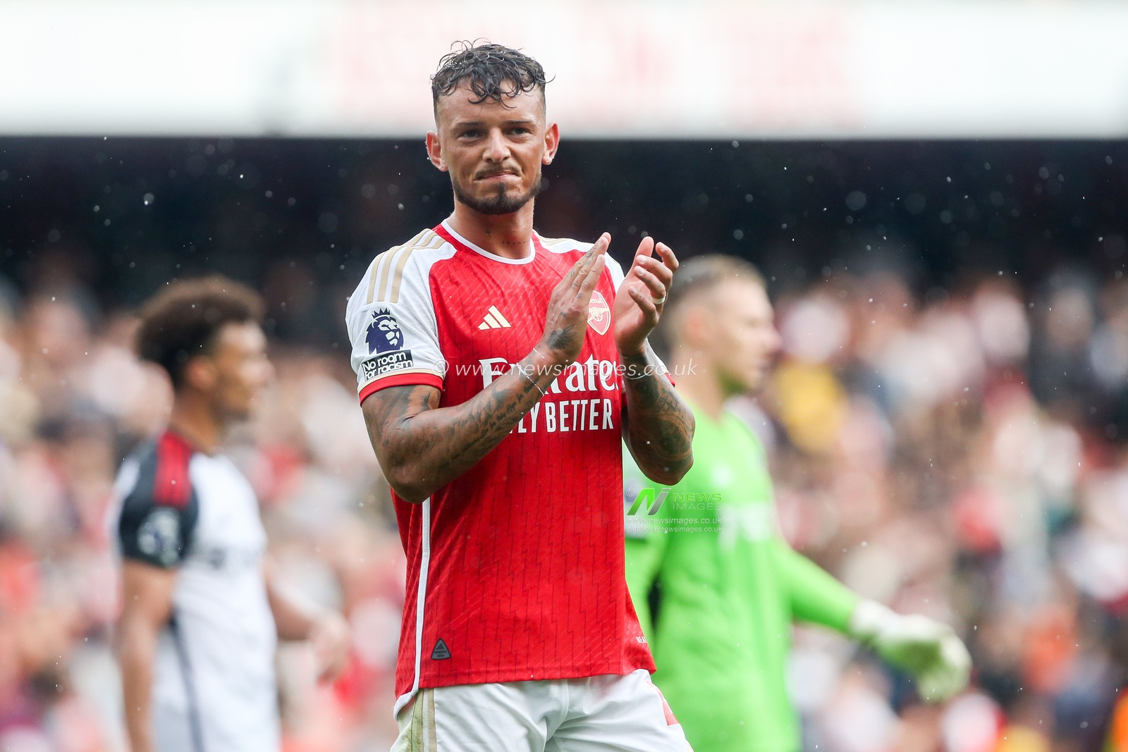 Ben White #4 of Arsenal acknowledges the fans during the Premier League match Arsenal vs Fulham at Emirates Stadium, London, United Kingdom, 26th August 2023

(Photo by Arron Gent/News Images)