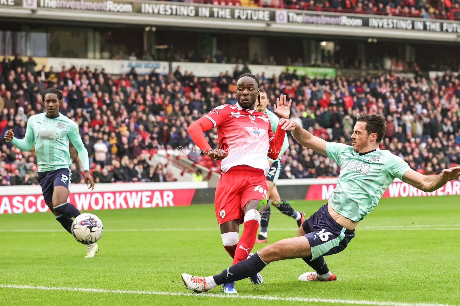 Devante Cole #44 of Barnsley scores to make it 1-0 off a rebounded saved penalty during the Sky Bet League 1 match Barnsley vs Fleetwood Town at Oakwell, Barnsley, United Kingdom, 28th October 2023

(Photo by Mark Cosgrove/News Images)