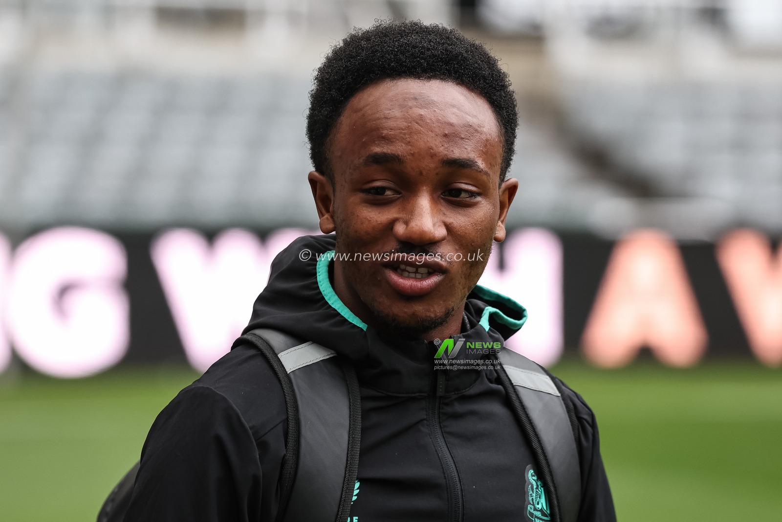 Amadou Diallo of Newcastle United during the Premier League match Newcastle United vs Everton at St. James's Park, Newcastle, United Kingdom, 2nd April 2024

(Photo by Mark Cosgrove/News Images)