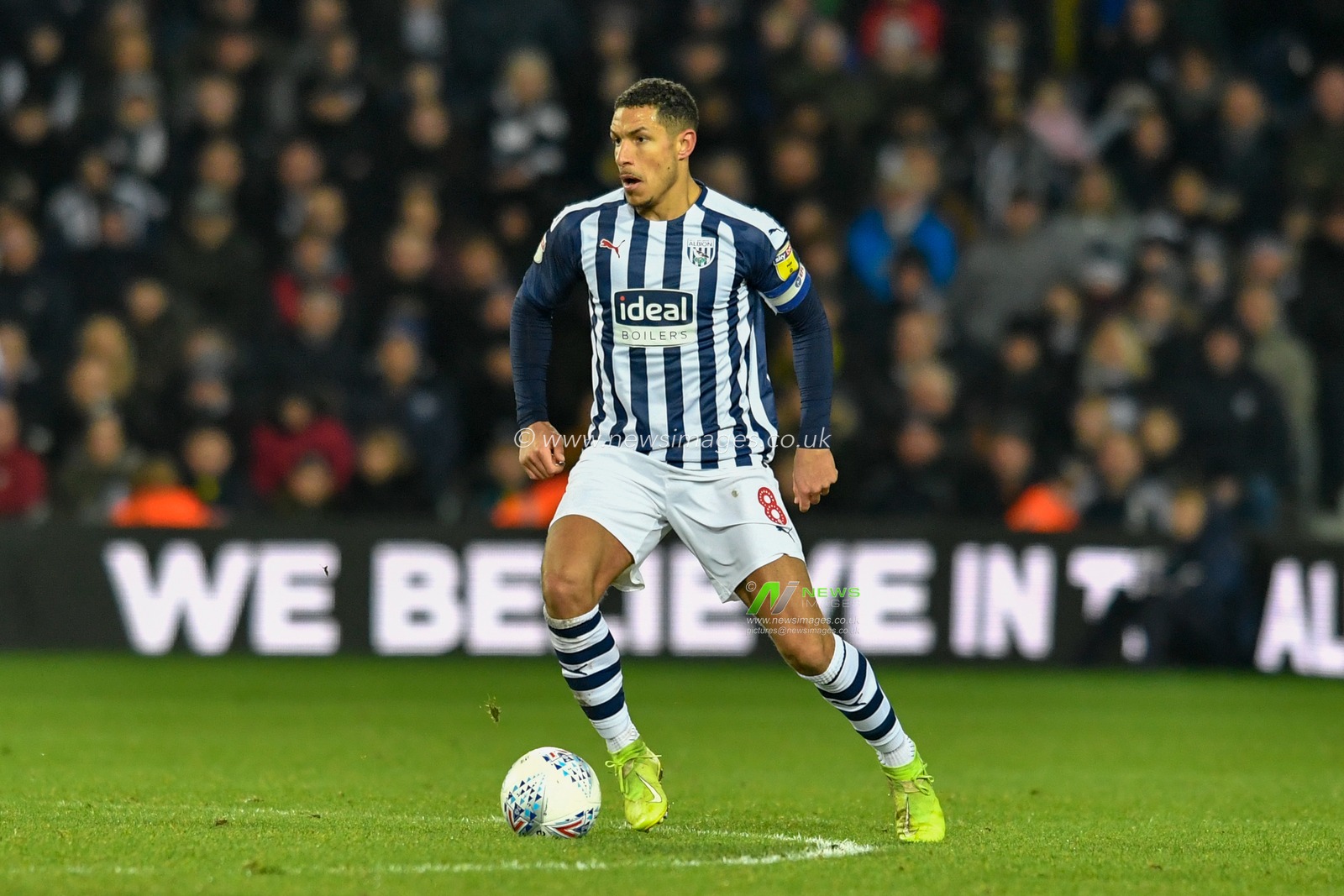 29th December 2019, The Hawthorns, West Bromwich, England; Sky Bet Championship, West Bromwich Albion v Middlesbrough : Jake Livermore (8) of West Bromwich Albion with the ball at his feet

Credit: Simon Whitehead/News Images