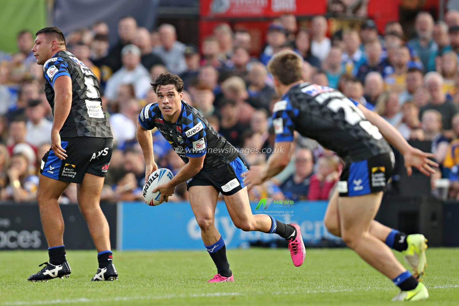 Brodie Croft of Leeds Rhinos during the Betfred Super League round 20 match Wakefield Trinity vs Leeds Rhinos at DIY Kitchens Stadium, Wakefield, United Kingdom, 24th July 2025(Photo by Sam Eaden/News Images)