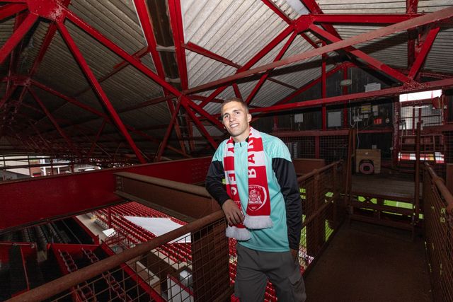 Owen Dodgson joins Barnsley FC on a season long loan