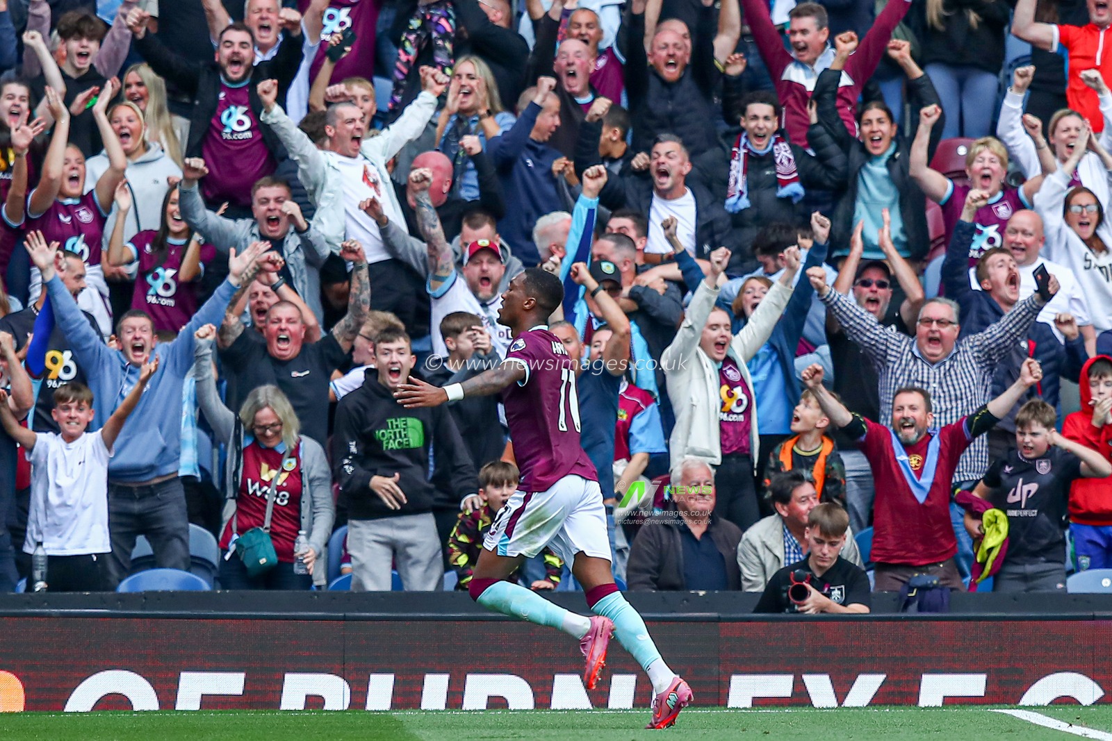 Jaidon Anthony of Burnley celebrates after making it 2-0 during the Premier League match Burnley vs Sunderland at Turf Moor, Burnley, United Kingdom, 23rd August 2025

(Photo by Jorge Horsted/News Images)