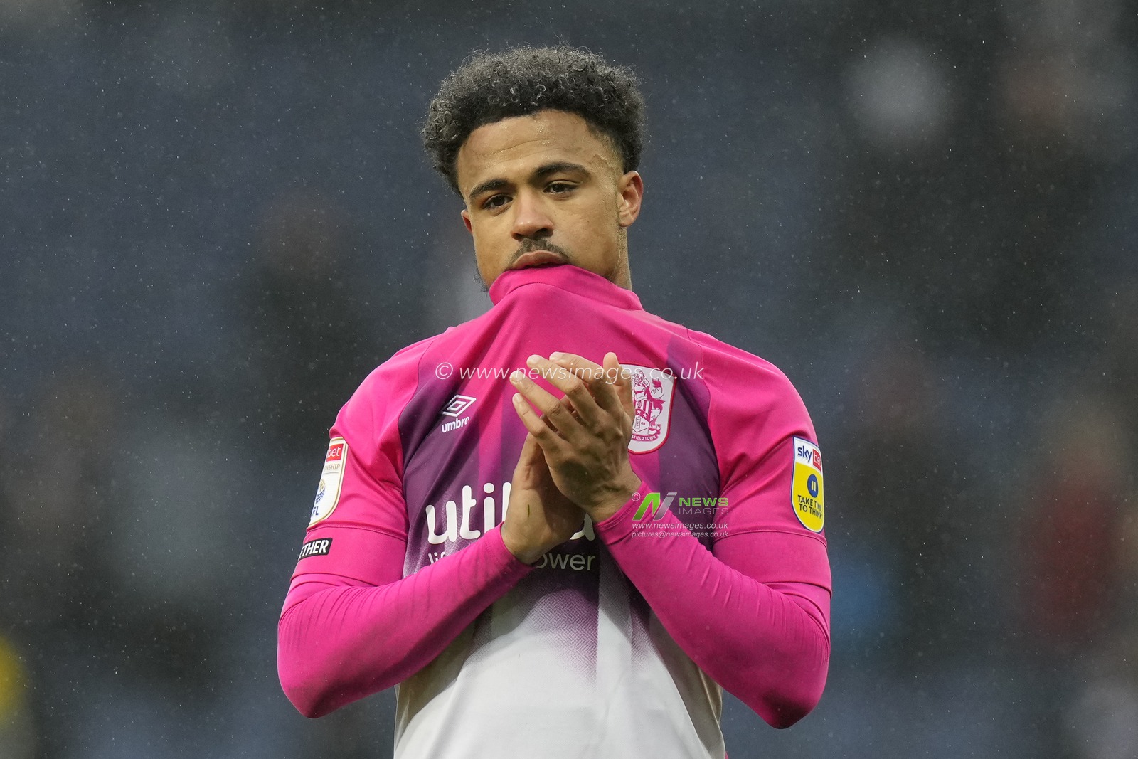 A dejected Josh Koroma #10 of Huddersfield Town  salutes the fans after the Sky Bet Championship match West Bromwich Albion vs Huddersfield Town at The Hawthorns, West Bromwich, United Kingdom, 11th March 2023

(Photo by Steve Flynn/News Images)