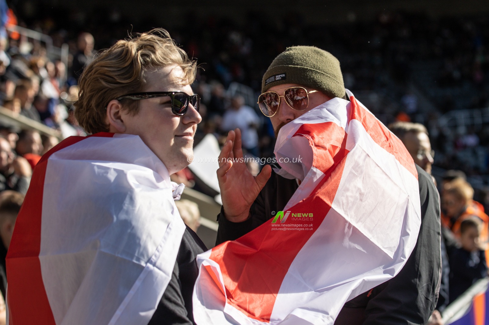 England fans with a flag blowing in the wind during the Rugby League World Cup 2021 match England vs Samoa at St. James's Park, Newcastle, United Kingdom, 15th October 2022

(Photo by Mark Cosgrove/News Images)