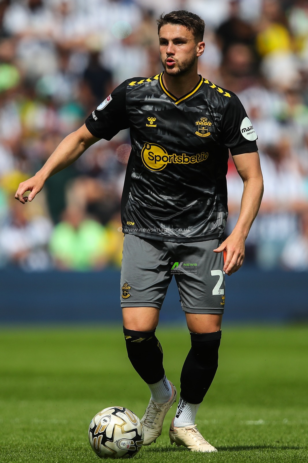 Taylor Harwood-Bellis of Southampton in action during the Sky Bet Championship Play-Off Semi-Final First Leg match West Bromwich Albion vs Southampton at The Hawthorns, West Bromwich, United Kingdom, 12th May 2024

(Photo by Gareth Evans/News Images)