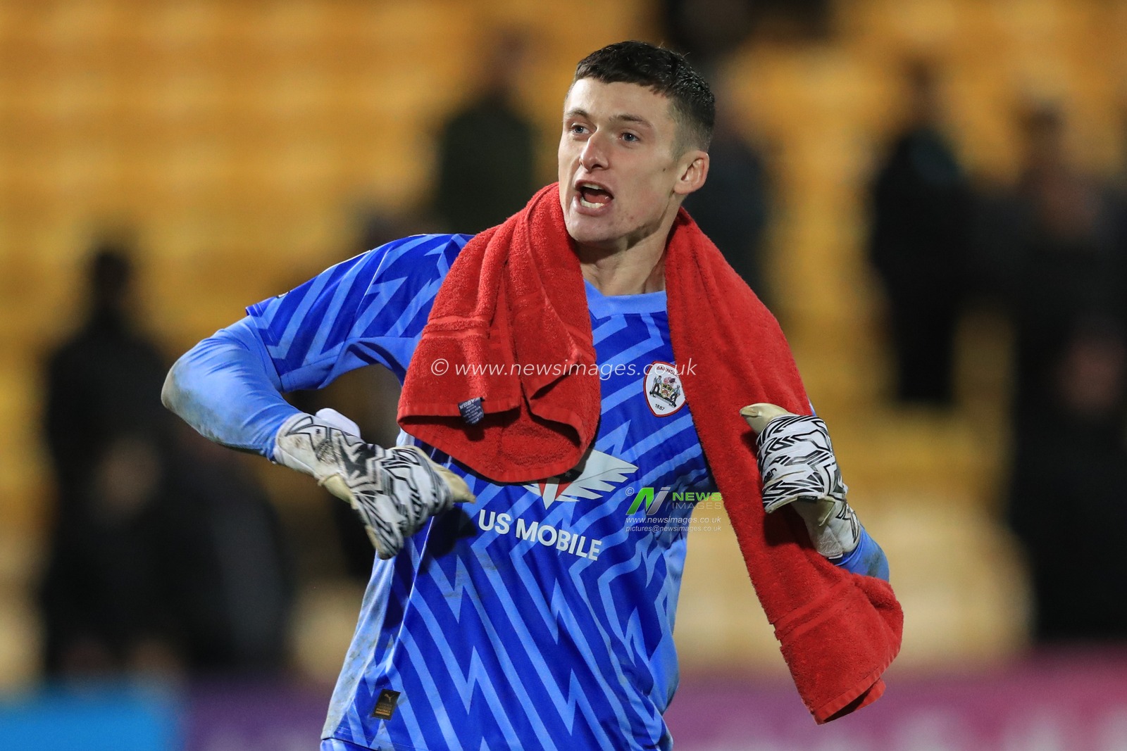 Liam Roberts #1 of Barnsley punches the air after Barnsley win 2-3 during the Sky Bet League 1 match Port Vale vs Barnsley at Vale Park, Burslem, United Kingdom, 26th December 2023

(Photo by Alfie Cosgrove/News Images)