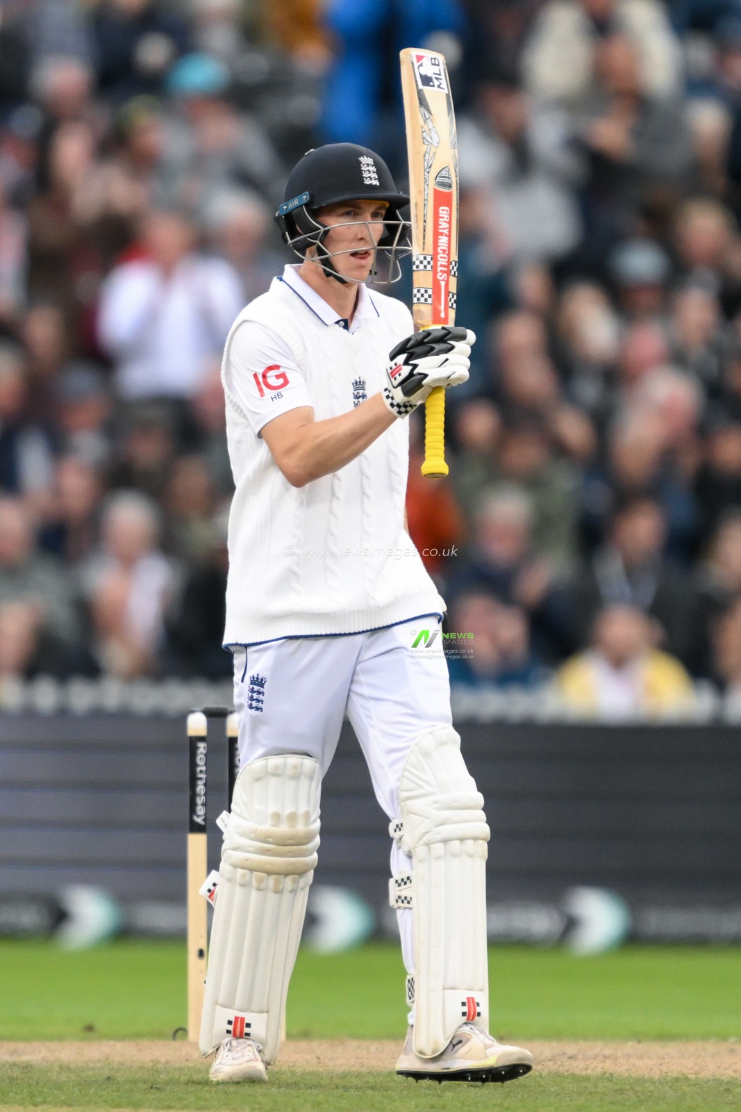 Harry Brook of England celebrates his ffiftieth run during the England Men v Sri Lanka 1st Rothesay Test Match Day 2 at Old Trafford, Manchester, United Kingdom, 22nd August 2024

(Photo by Craig Thomas/News Images)