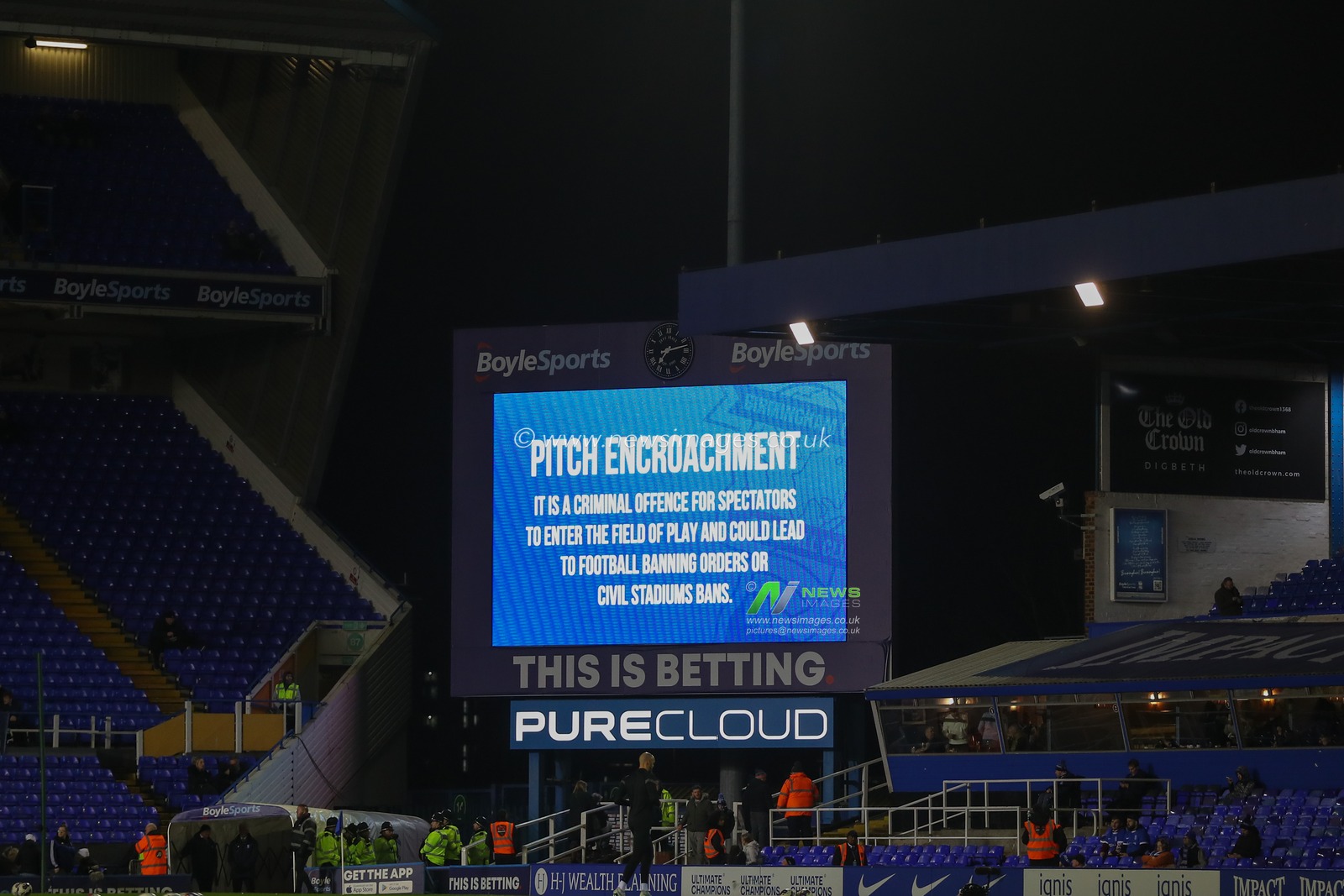 A reminder about pitch encroachment is displayed on the big screen ahead of the Sky Bet Championship match Birmingham City vs West Bromwich Albion at St Andrews, Birmingham, United Kingdom, 10th February 2023

(Photo by Gareth Evans/News Images)